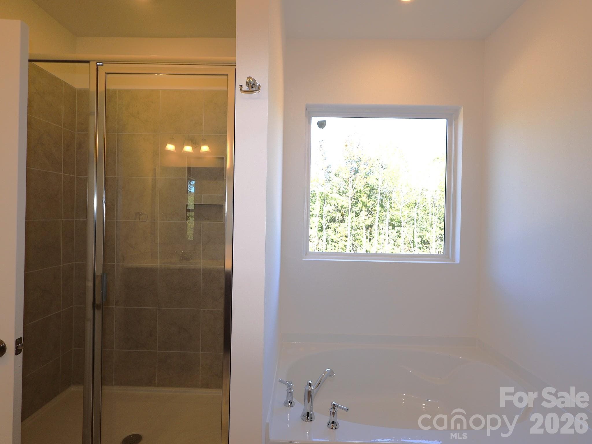 Owner's suite - 246 Amber Glen Drive, Locust