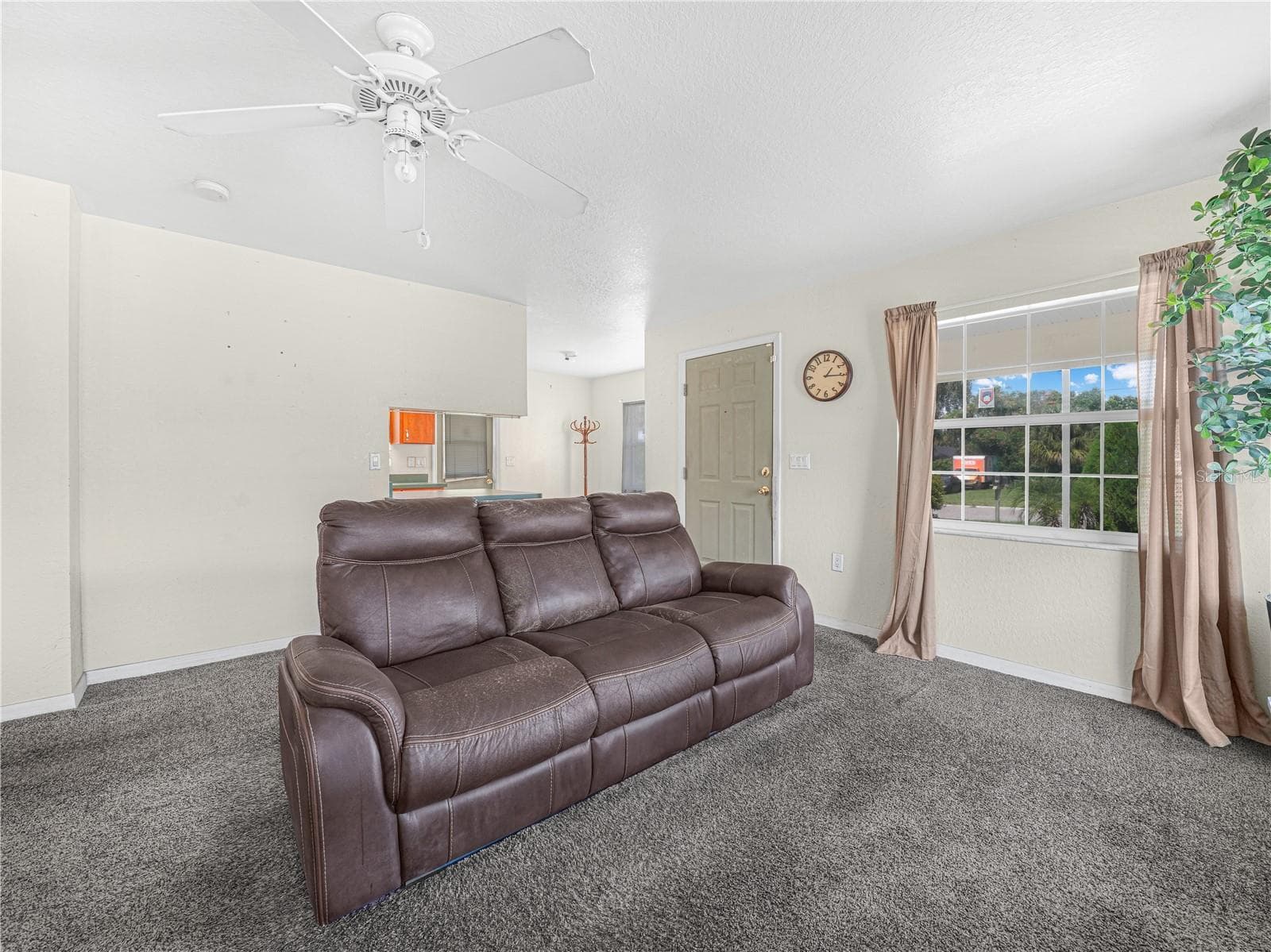 Single Family Residence at 215 DORSETT AVE, LAKE WALES, photo 7 of 22
