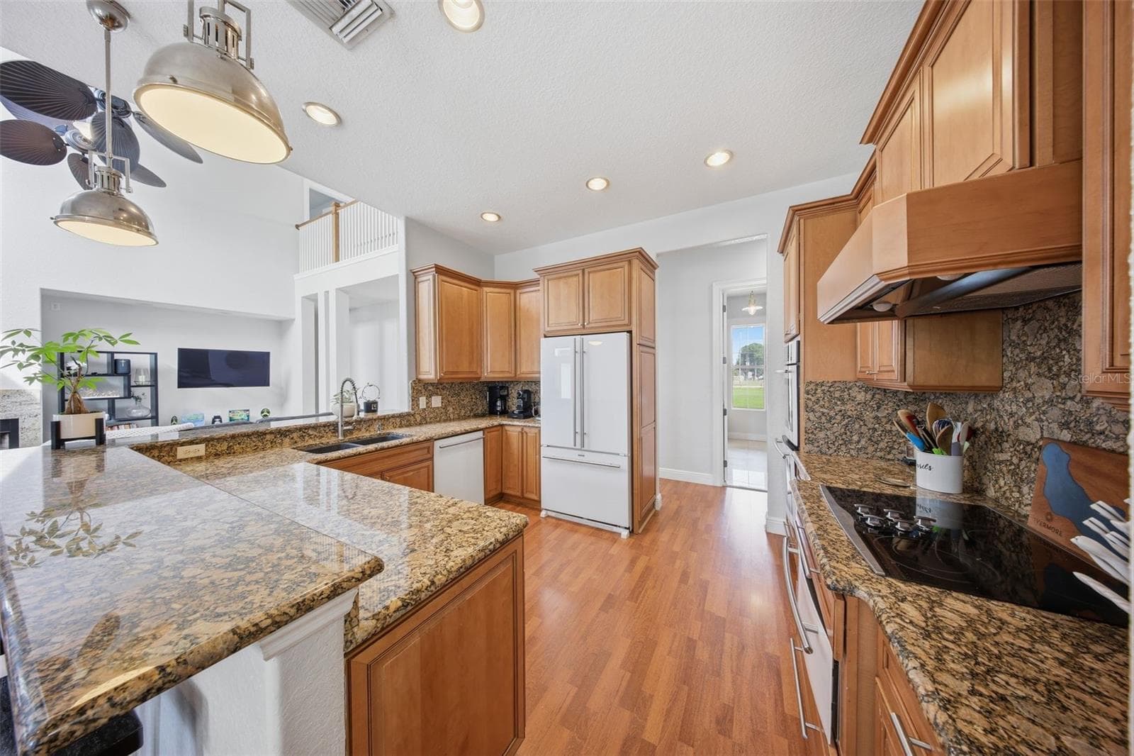 Single Family Residence at 816 E FULLERS CROSS RD, WINTER GARDEN, photo 11 of 47