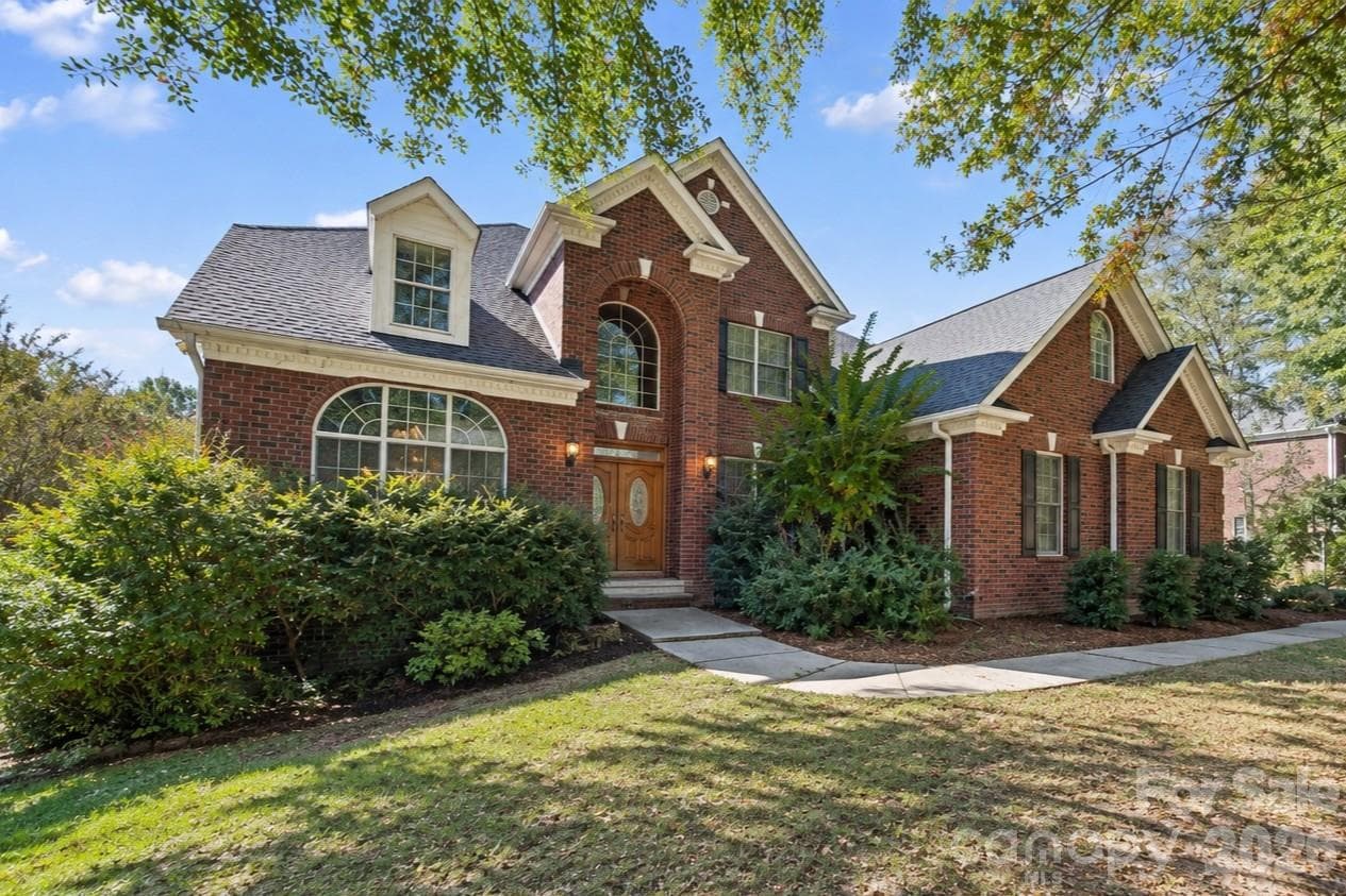 Single Family Residence at 2793 Harlinsdale Drive, Rock Hill, photo 2 of 87