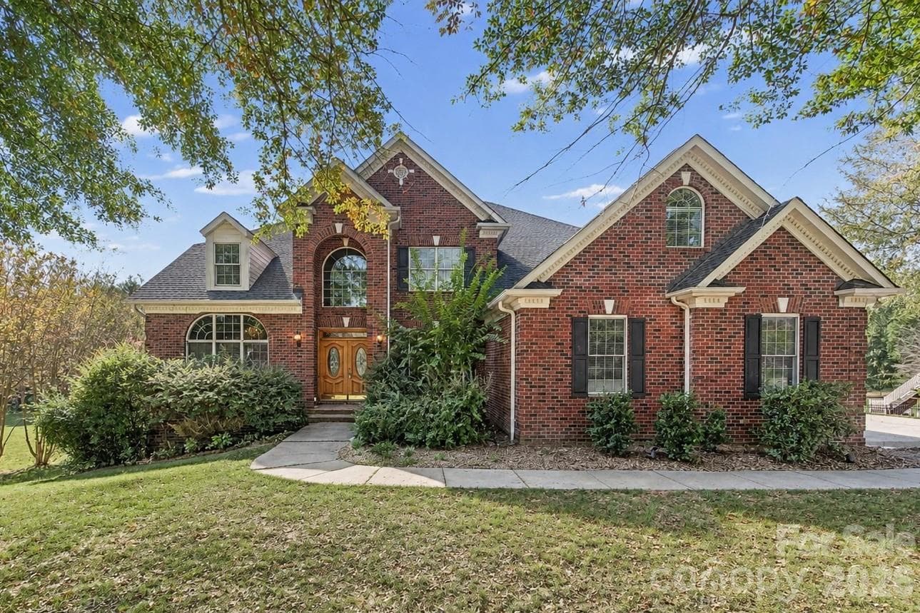 Single Family Residence at 2793 Harlinsdale Drive, Rock Hill, photo 4 of 87