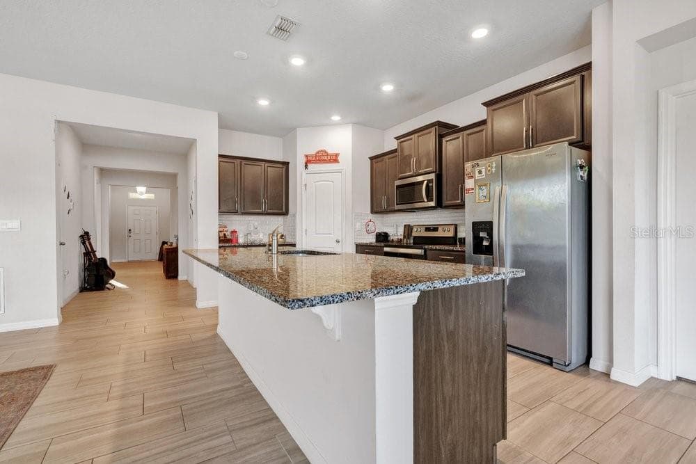 Single Family Residence at 560 SHAELYN PL, DELAND, photo 10 of 41