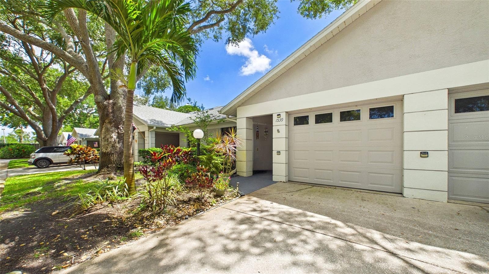 1539 REBECCA LN
