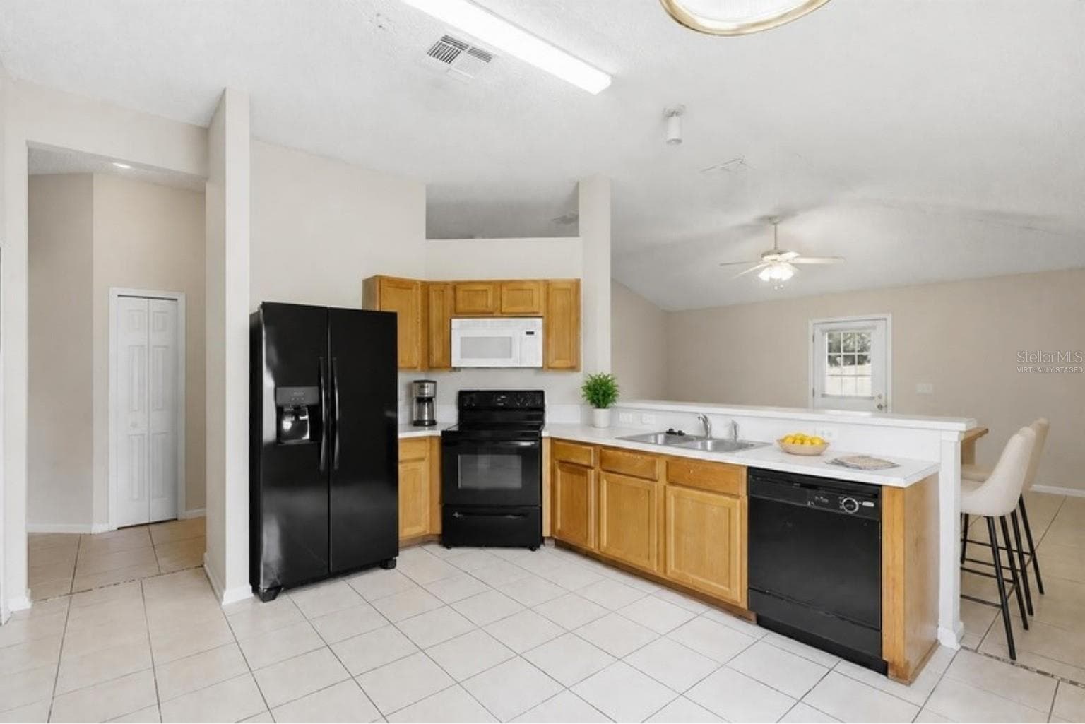 Virtually staged - kitchen - 3 LOUVET LN, PALM COAST