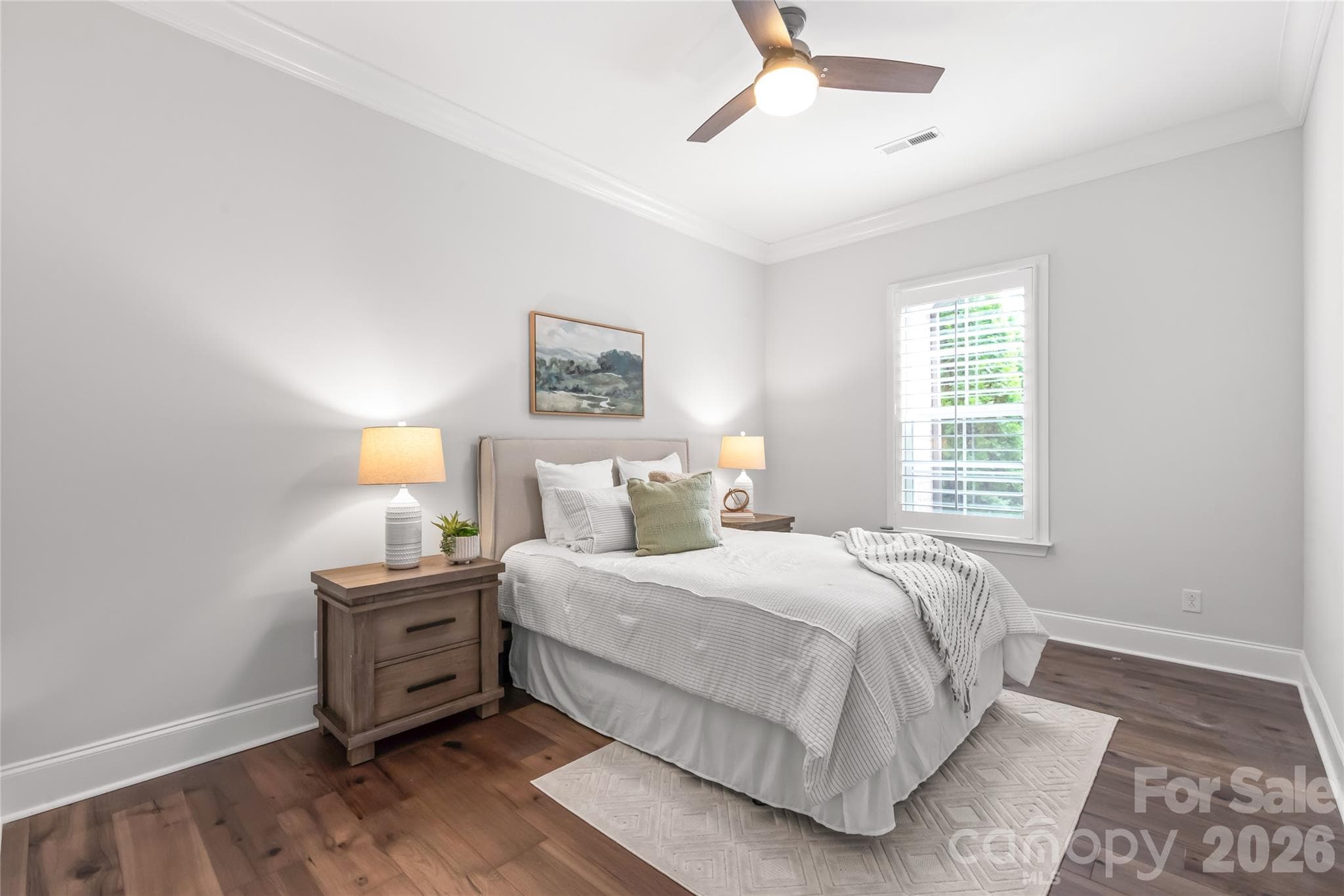 In-law suite on main level with full bath attached - 5624 Five Knolls Drive, Charlotte