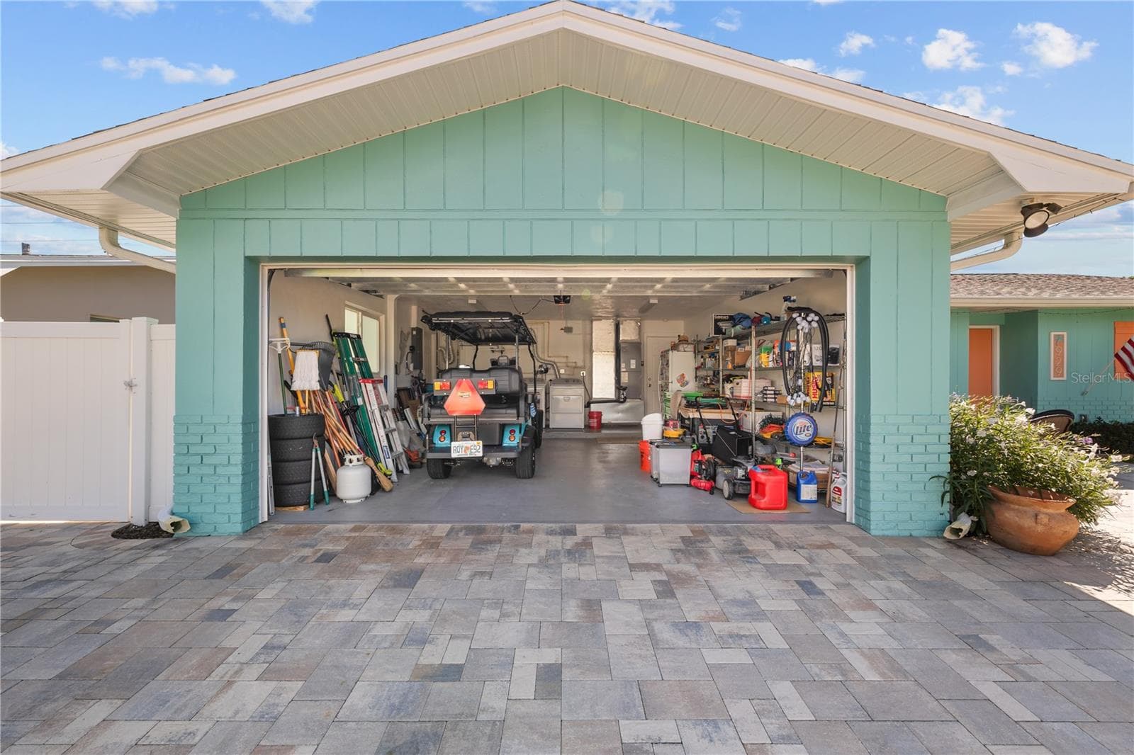 Single Family Residence at 929 SANTA MONICA DR, DUNEDIN, photo 6 of 36