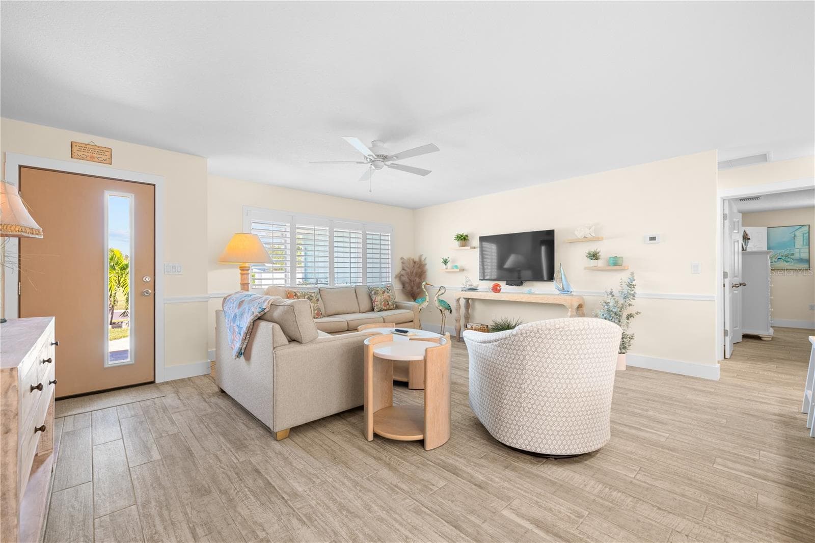 Living Room. - 929 SANTA MONICA DR, DUNEDIN