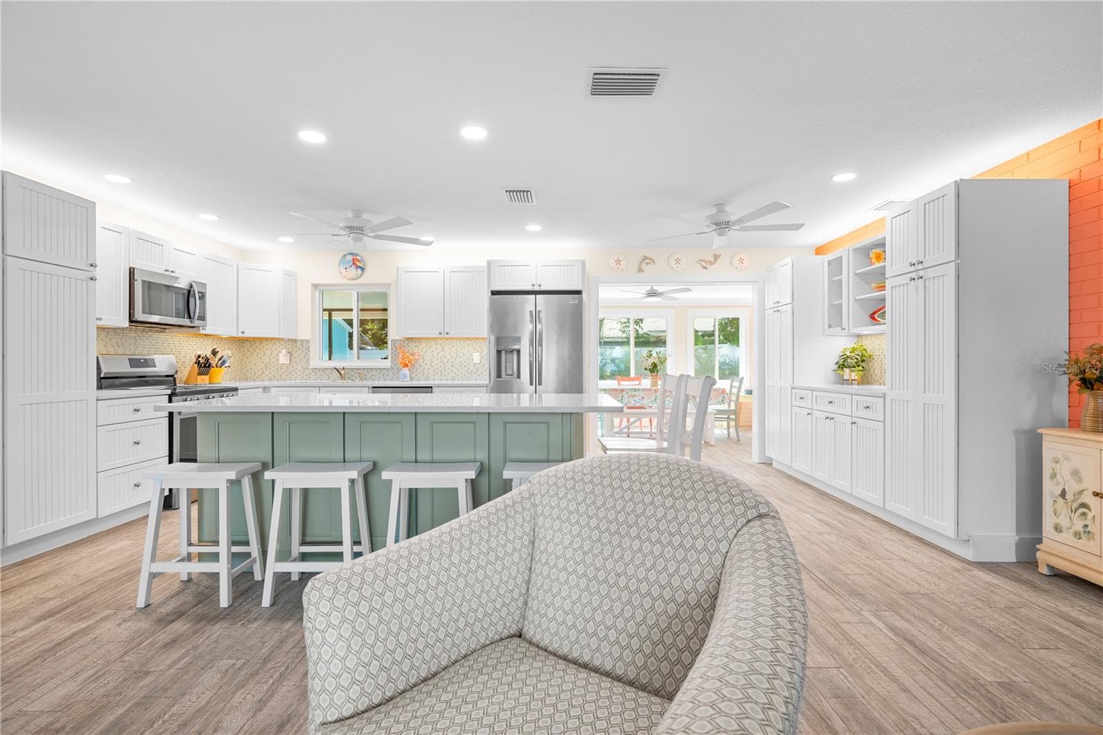 Single Family Residence at 929 SANTA MONICA DR, DUNEDIN, photo 10 of 36