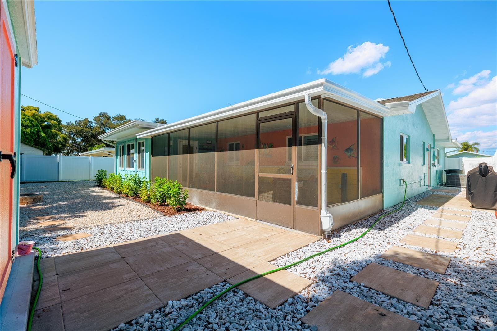 Single Family Residence at 929 SANTA MONICA DR, DUNEDIN, photo 32 of 36