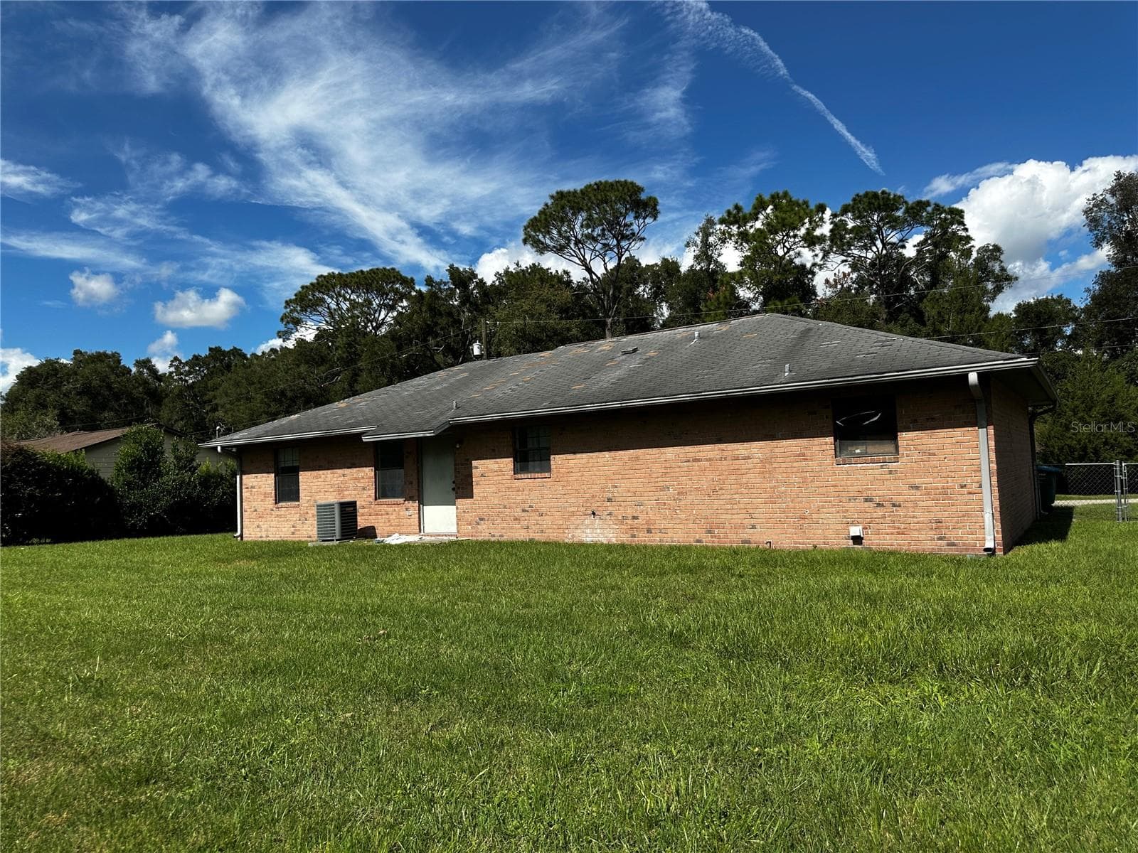 Single Family Residence at 26719 NW 3RD PL, NEWBERRY, photo 4 of 35