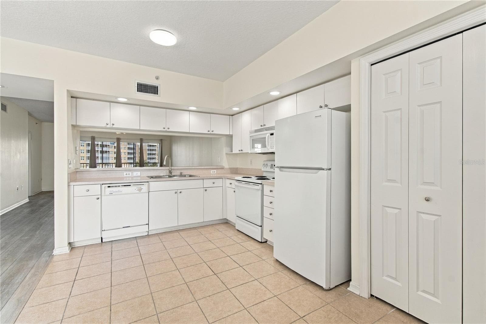 Condominium at 1200 COUNTRY CLUB DR #3202, LARGO, photo 9 of 45