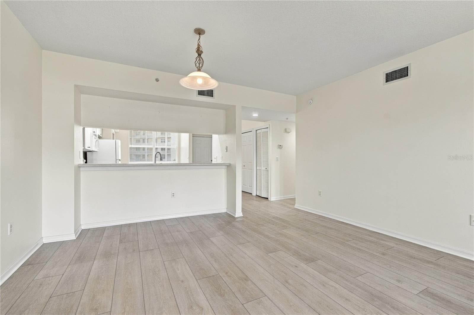 Dining Area - 1200 COUNTRY CLUB DR #3202, LARGO