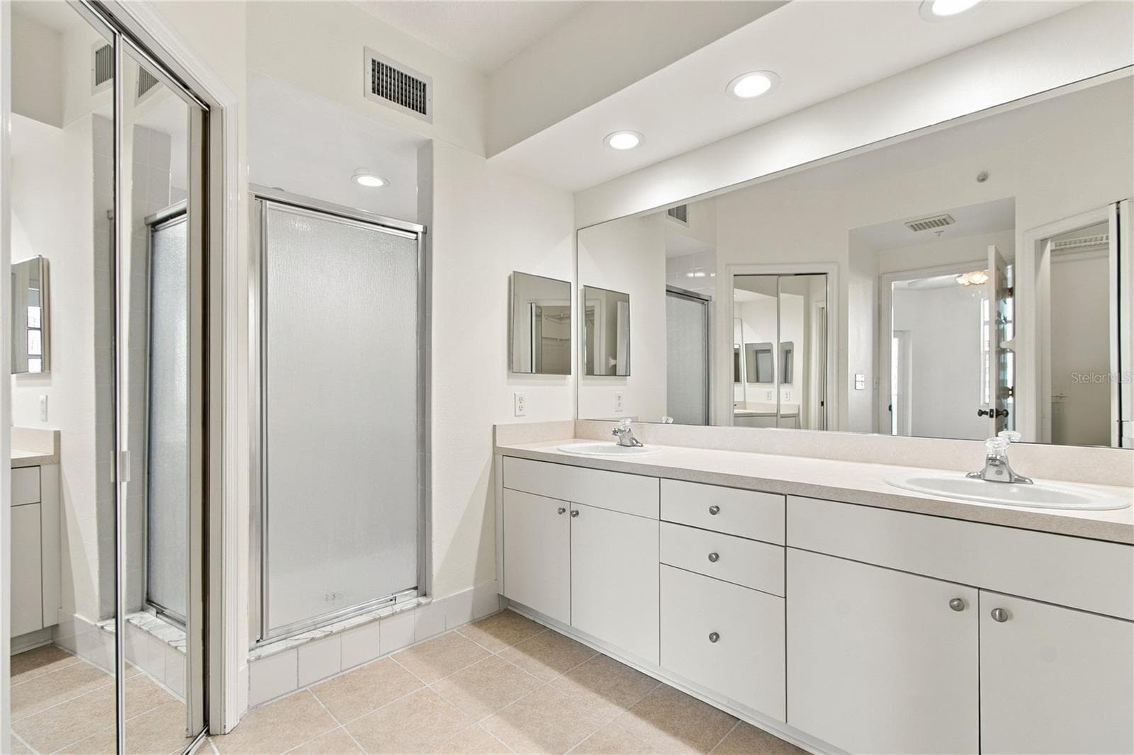 Primary Bathroom - 1200 COUNTRY CLUB DR #3202, LARGO
