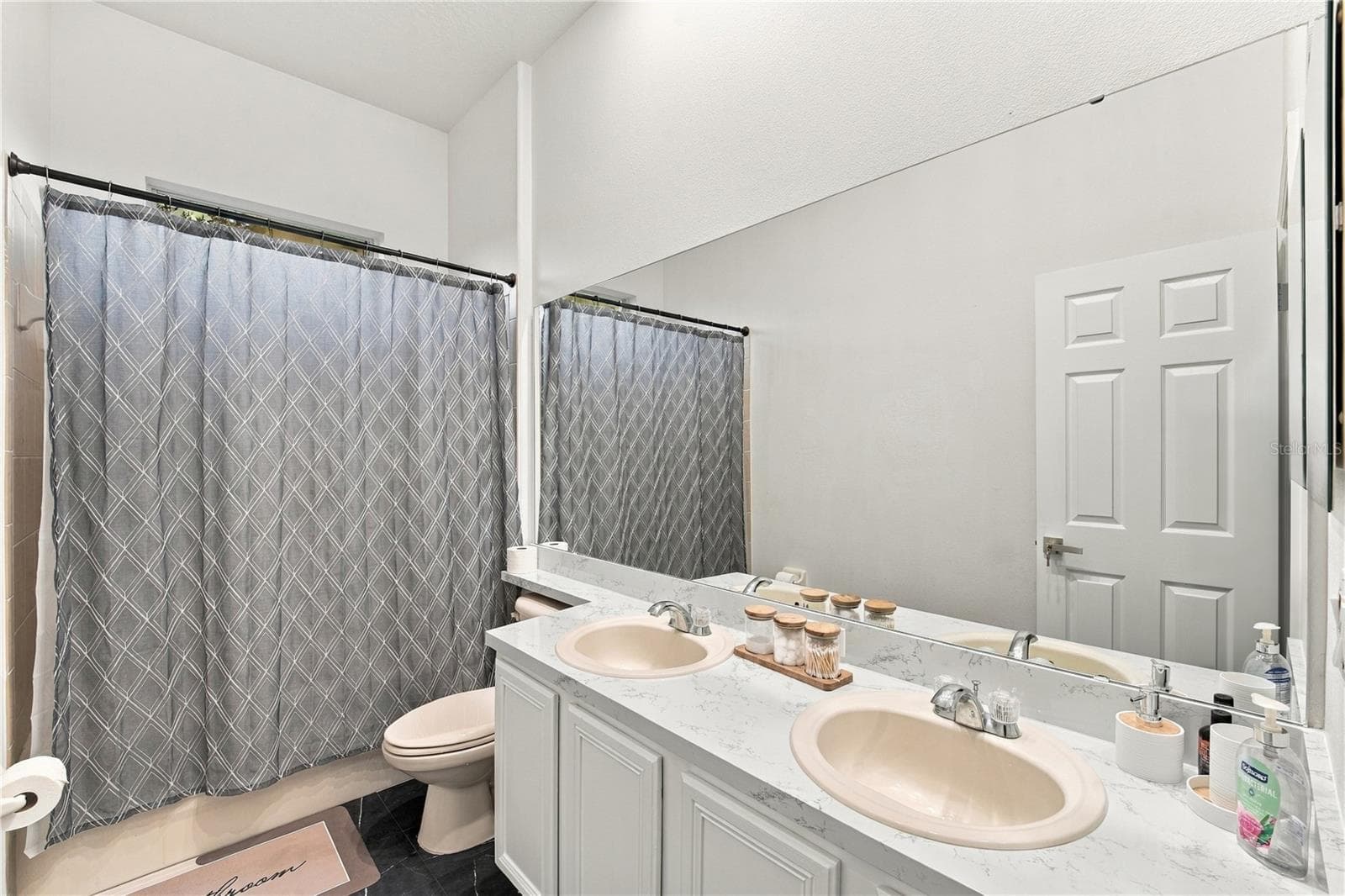 Single Family Residence at 2215 CEDAR GARDEN DR, ORLANDO, photo 35 of 42