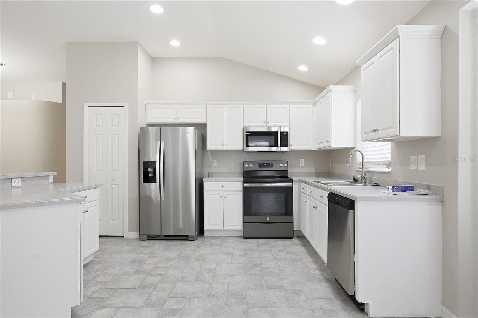 Single Family Residence at 7627 BLUE SPRING DR, LAND O LAKES, photo 19 of 46