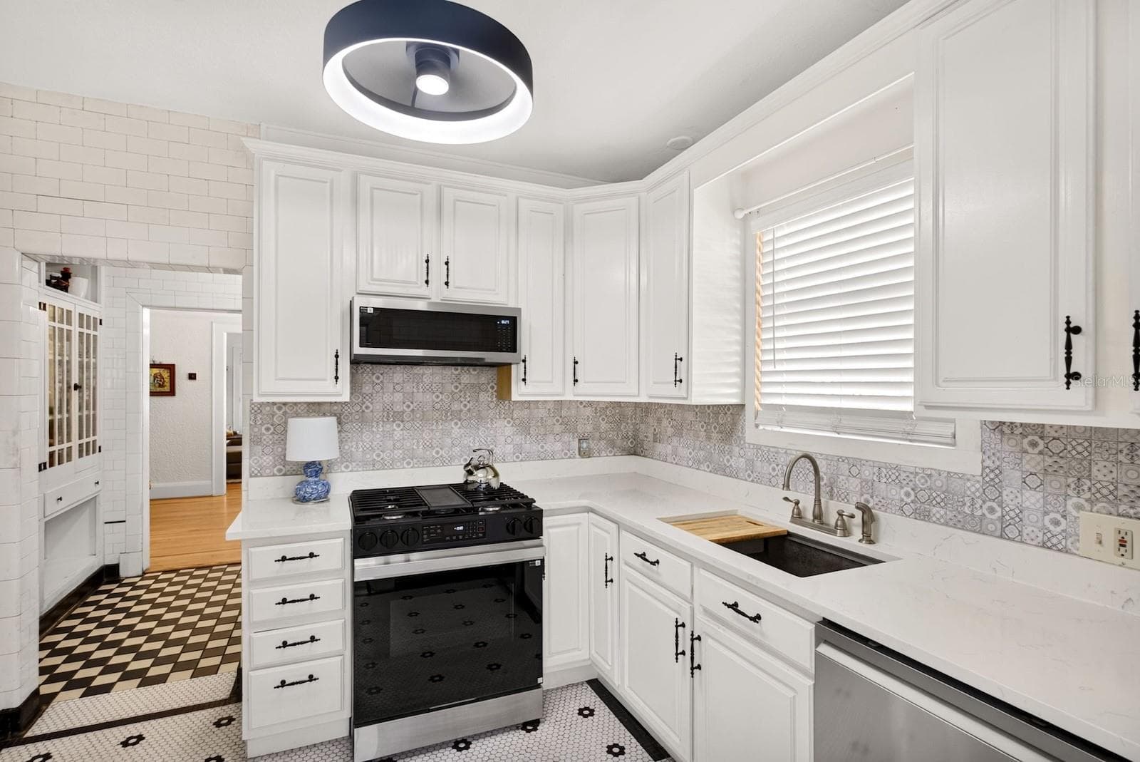 Historic Lakeland Home - 1410 ELGIN ST, LAKELAND