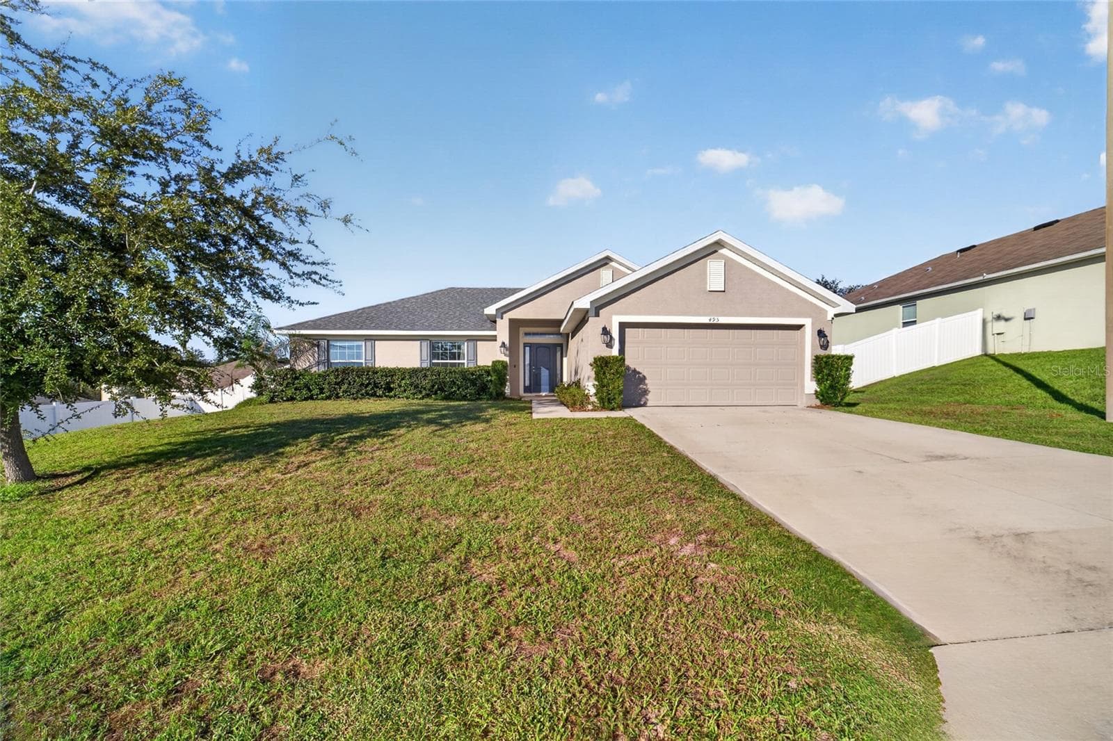 495 W SHAKESPEARE DR