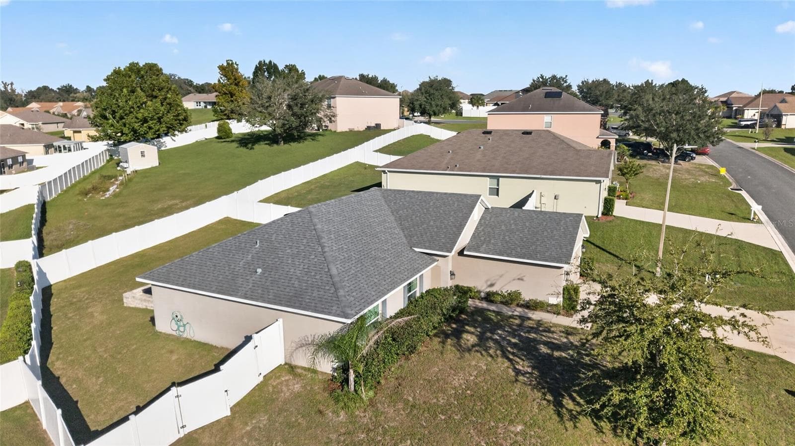 Single Family Residence at 495 W SHAKESPEARE DR, BEVERLY HILLS, photo 4 of 76