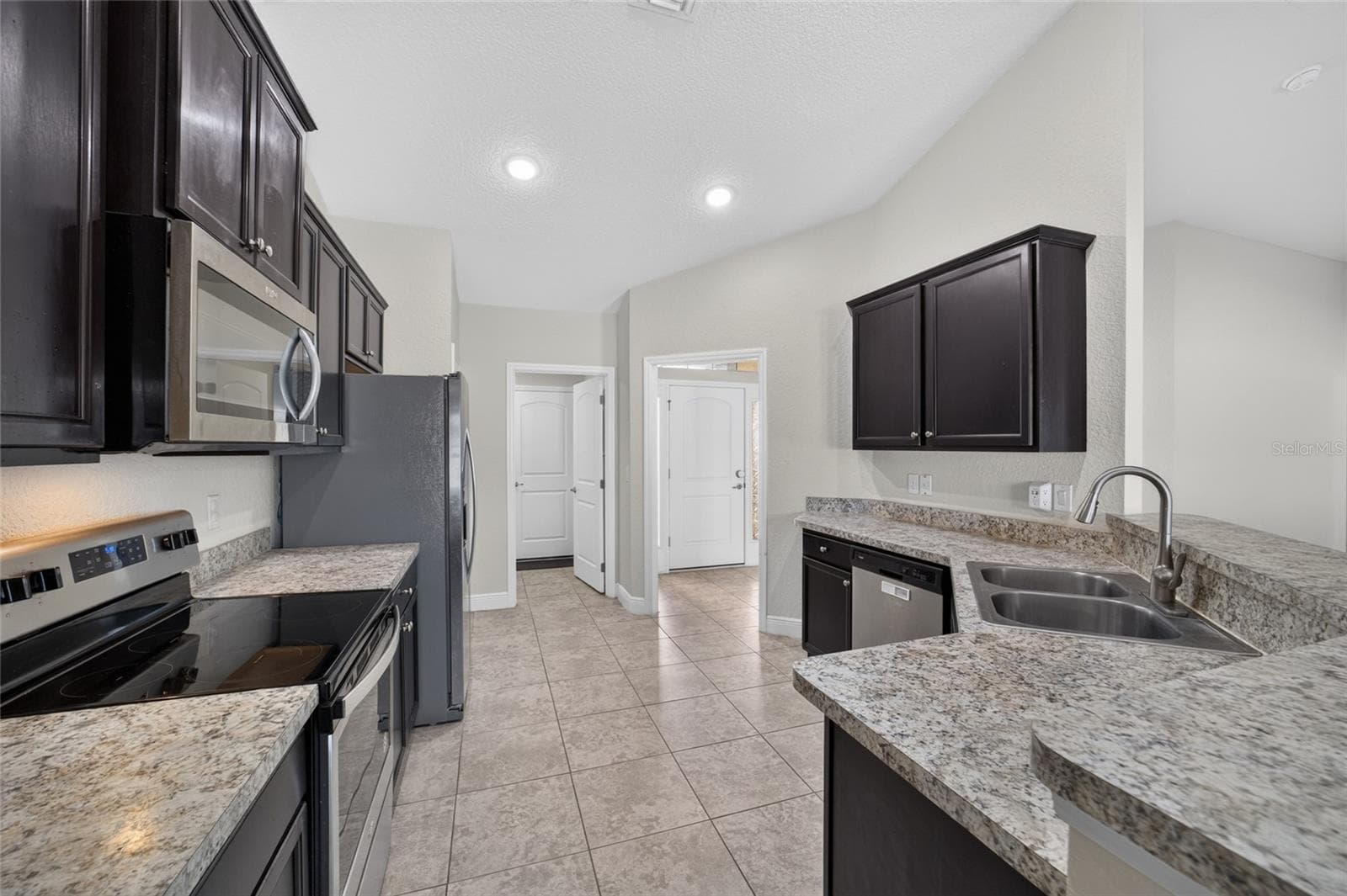 Single Family Residence at 495 W SHAKESPEARE DR, BEVERLY HILLS, photo 50 of 76