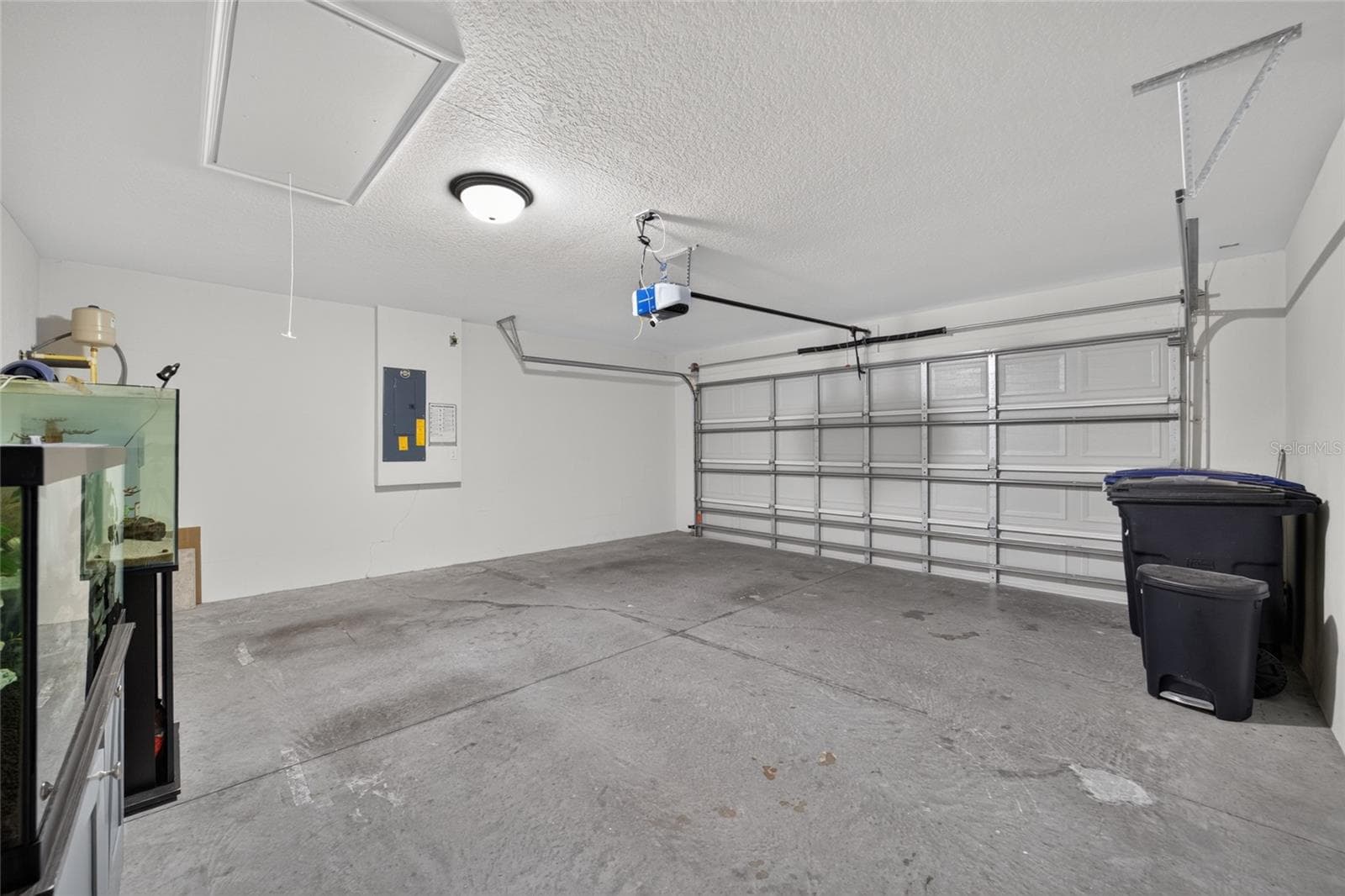 Single Family Residence at 495 W SHAKESPEARE DR, BEVERLY HILLS, photo 75 of 76