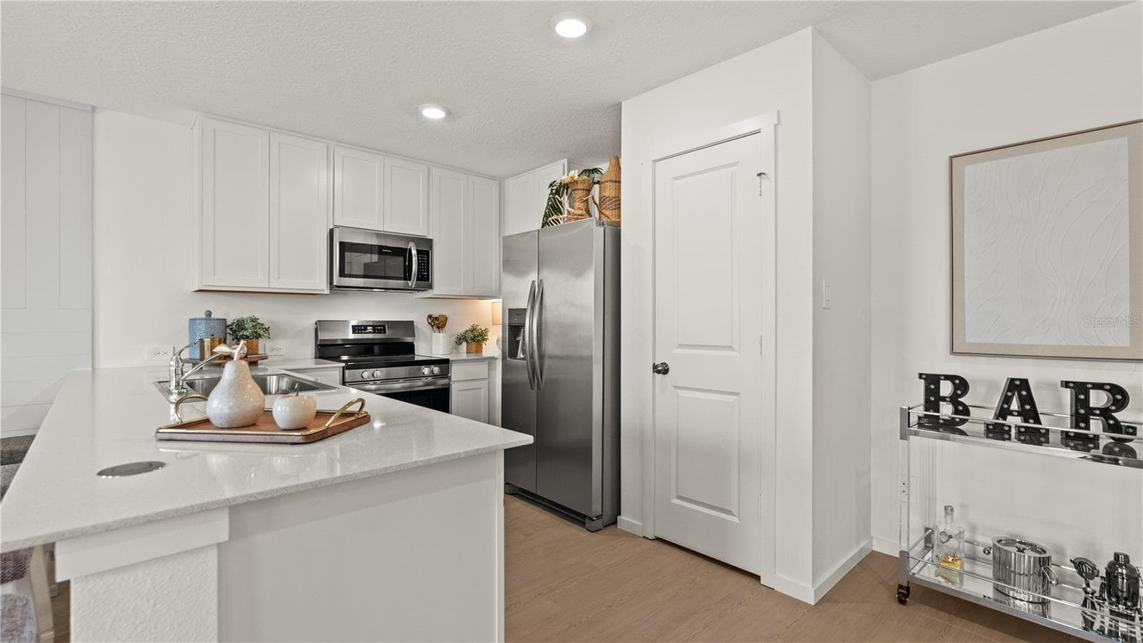 Single Family Residence at 2530 MCKINLEY DR, LAKE WALES, photo 2 of 22