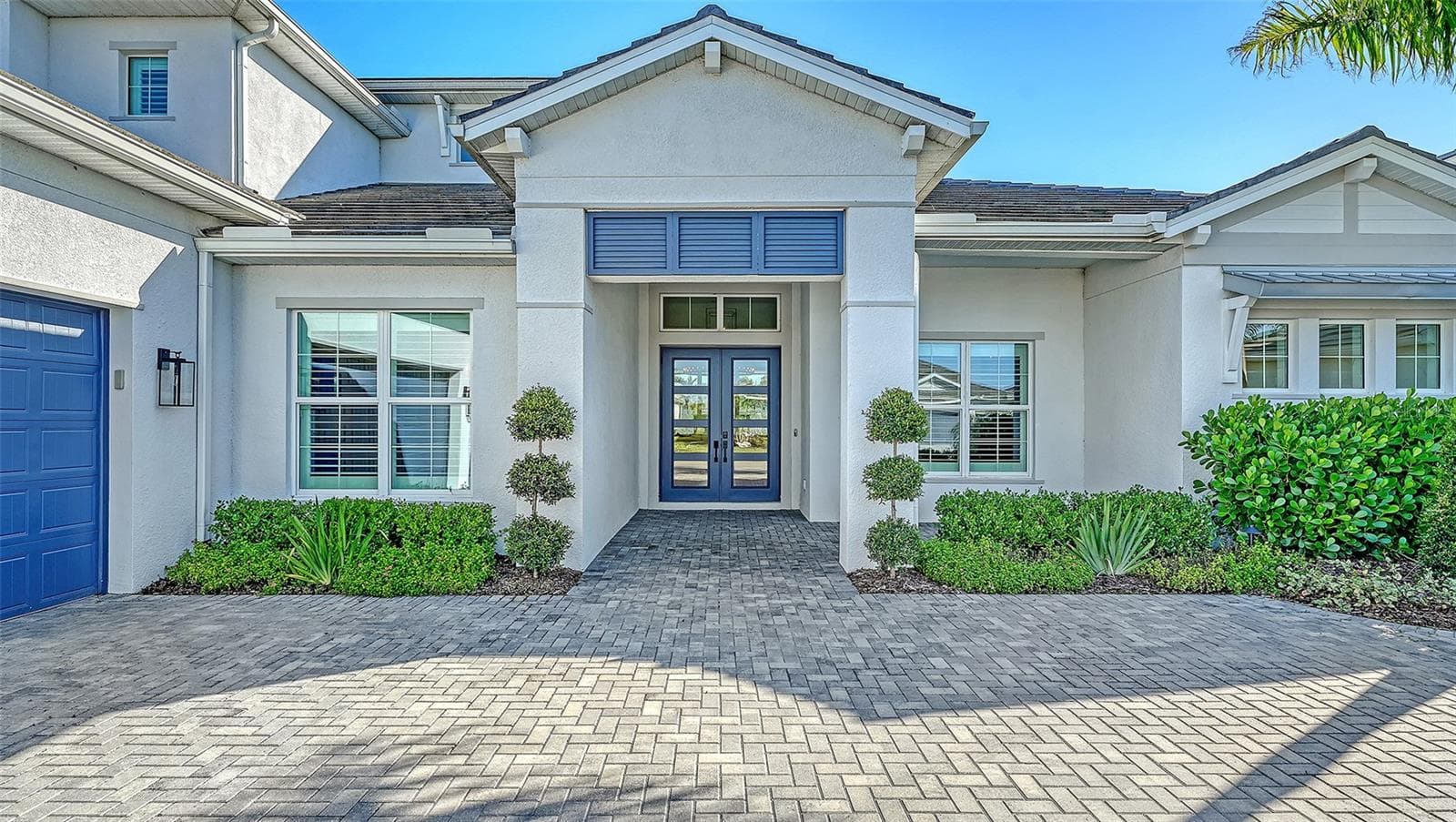 Single Family Residence at 8207 NEVIS RUN, LAKEWOOD RANCH, photo 4 of 83