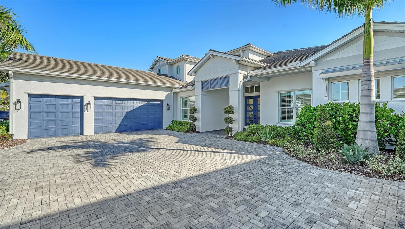 Single Family Residence at 8207 NEVIS RUN, LAKEWOOD RANCH, photo 5 of 83