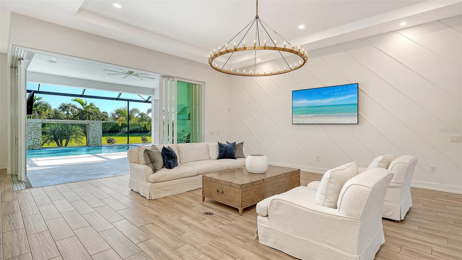Single Family Residence at 8207 NEVIS RUN, LAKEWOOD RANCH, photo 11 of 83