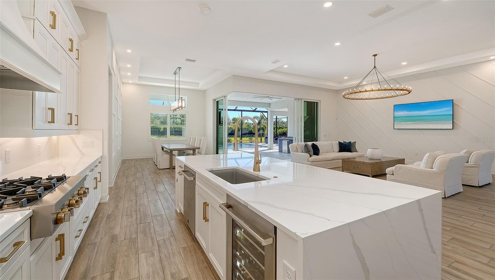 Single Family Residence at 8207 NEVIS RUN, LAKEWOOD RANCH, photo 17 of 83
