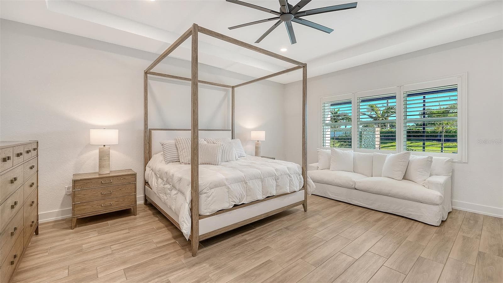 Single Family Residence at 8207 NEVIS RUN, LAKEWOOD RANCH, photo 24 of 83