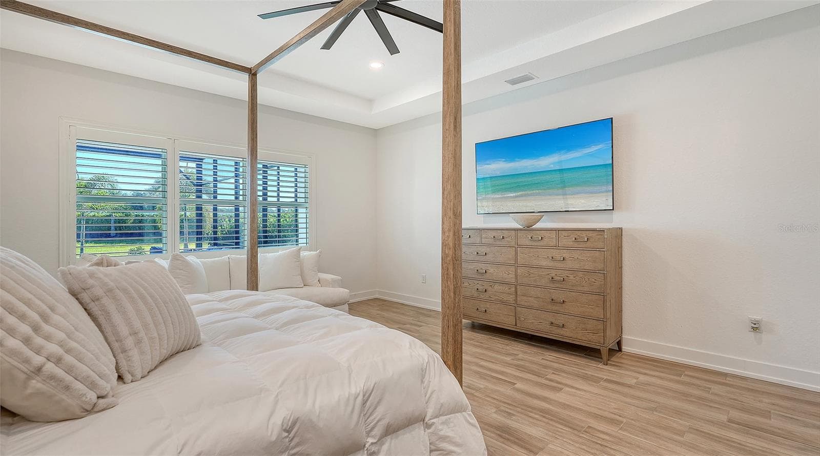 Single Family Residence at 8207 NEVIS RUN, LAKEWOOD RANCH, photo 25 of 83