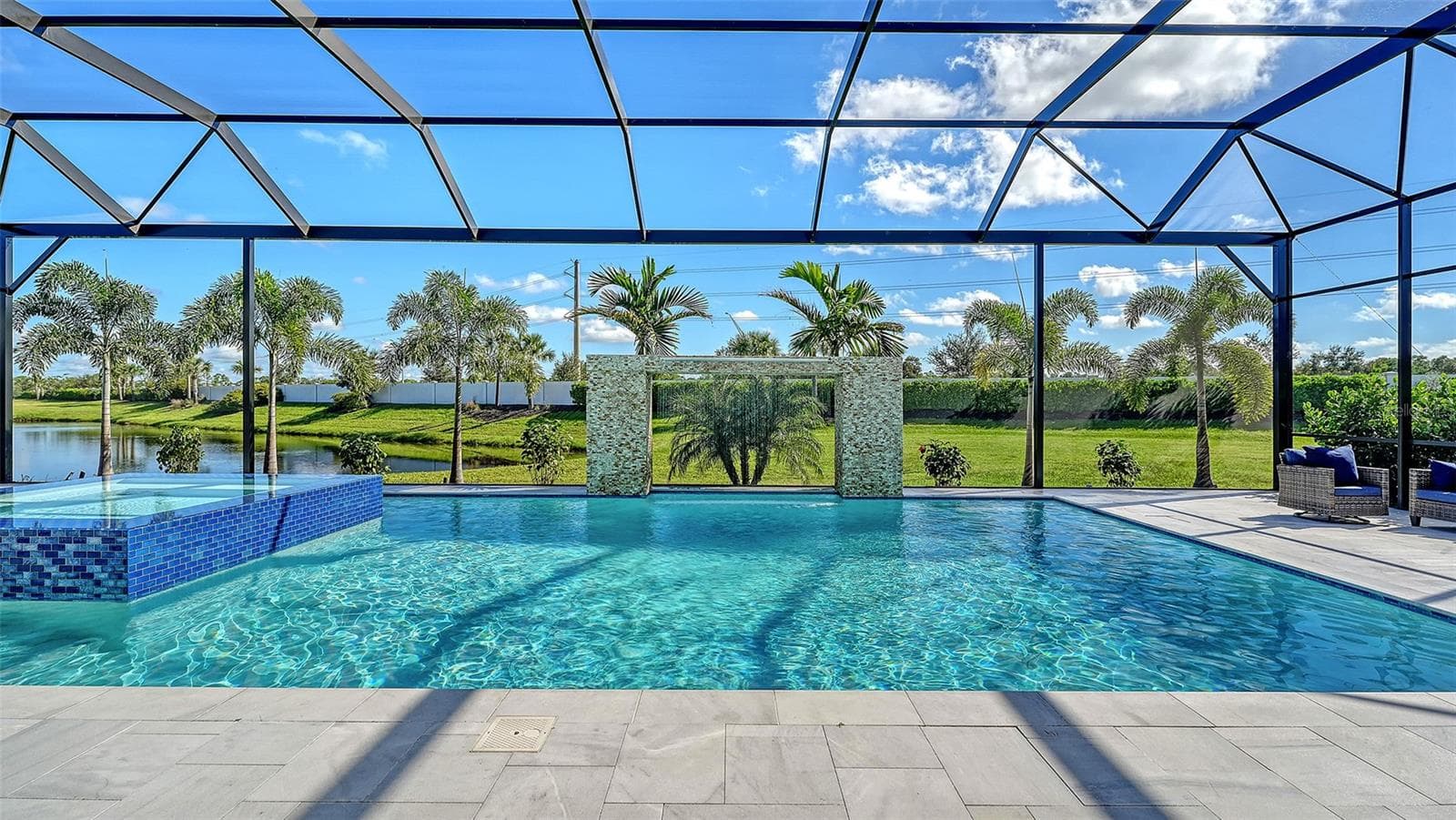 Single Family Residence at 8207 NEVIS RUN, LAKEWOOD RANCH, photo 47 of 83