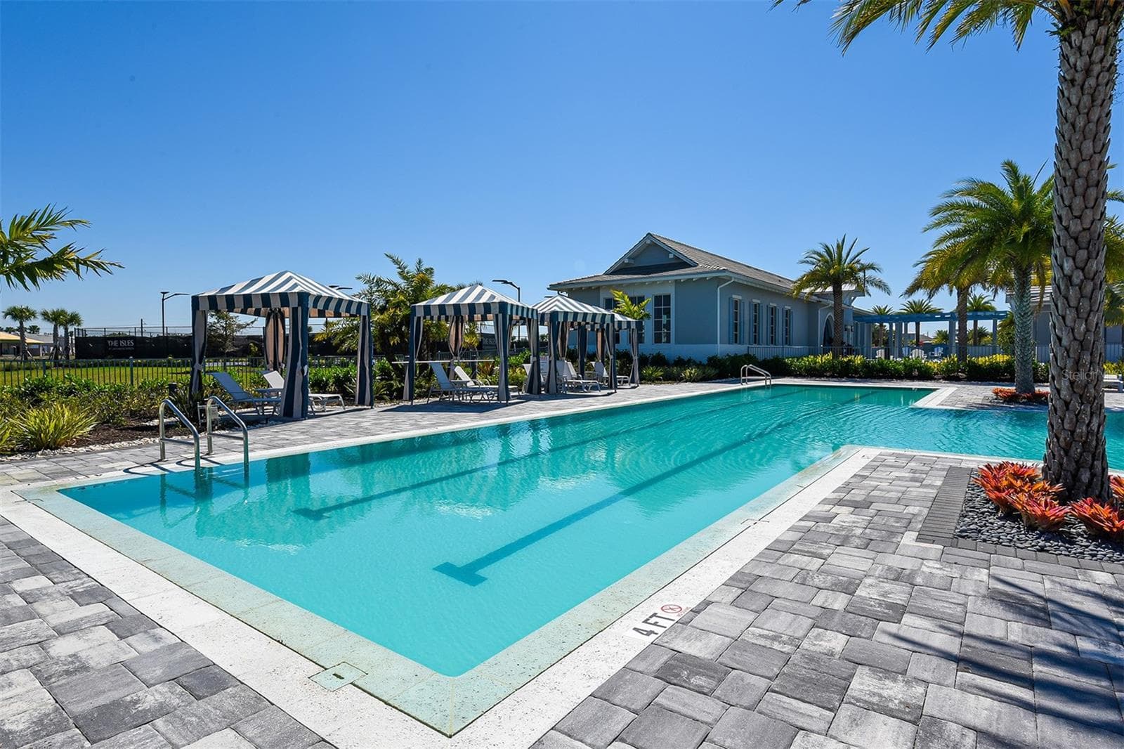 Single Family Residence at 8207 NEVIS RUN, LAKEWOOD RANCH, photo 68 of 83