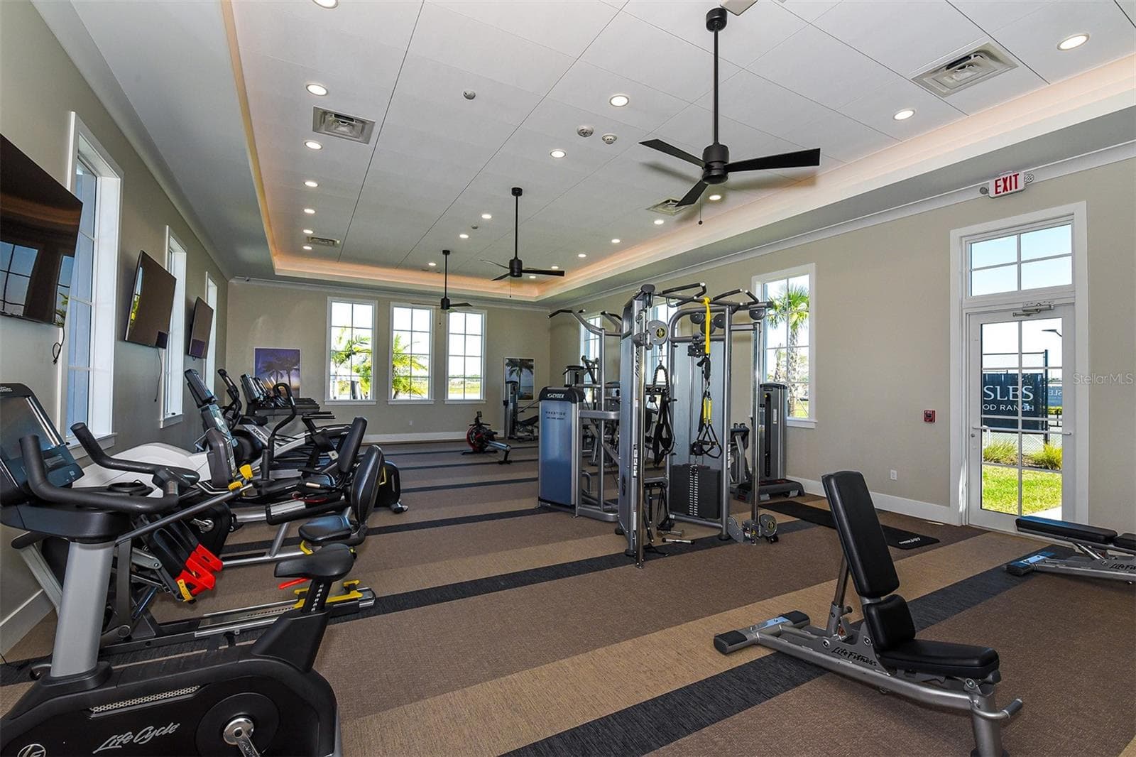 Single Family Residence at 8207 NEVIS RUN, LAKEWOOD RANCH, photo 73 of 83