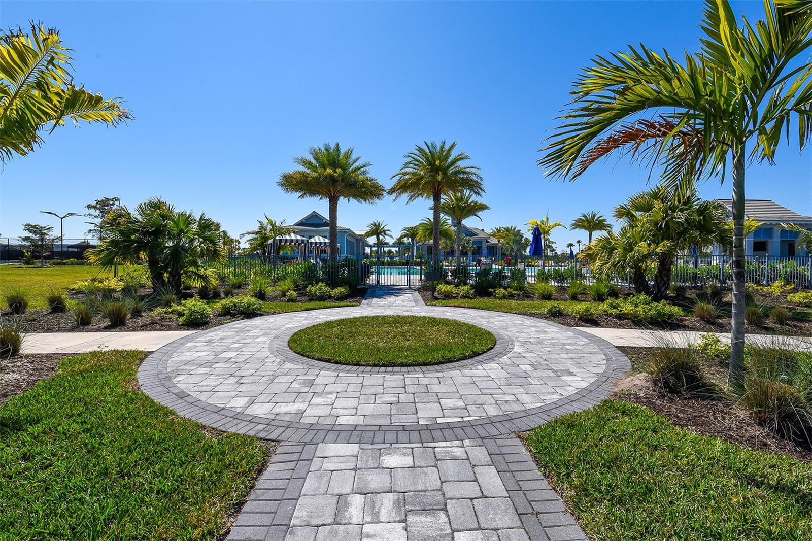 Single Family Residence at 8207 NEVIS RUN, LAKEWOOD RANCH, photo 79 of 83