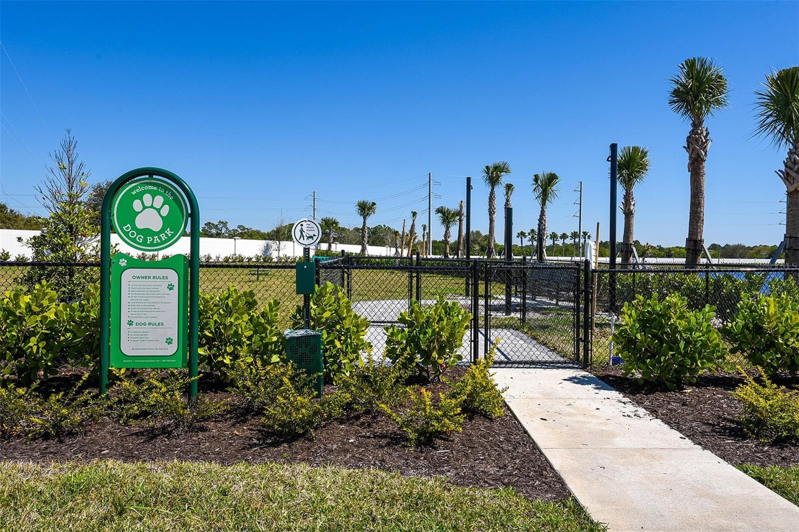 Single Family Residence at 8207 NEVIS RUN, LAKEWOOD RANCH, photo 82 of 83
