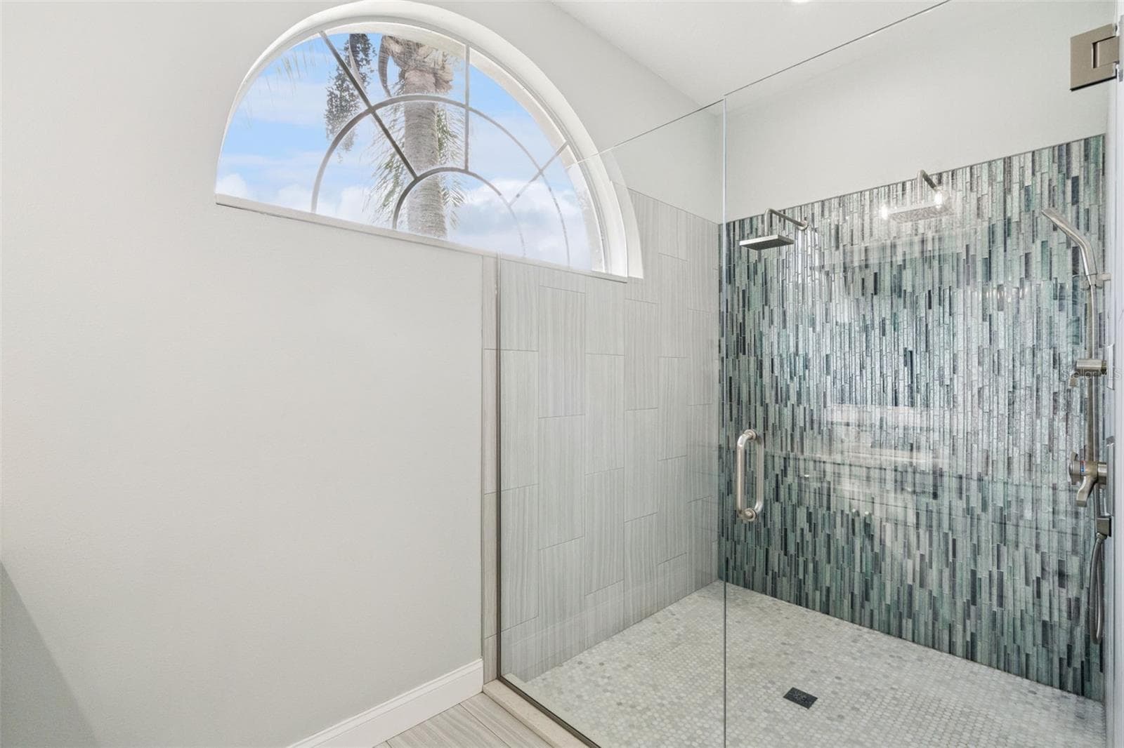 Primary Bathroom Walk-In Shower - 2201 WESTBOURNE DR, OVIEDO
