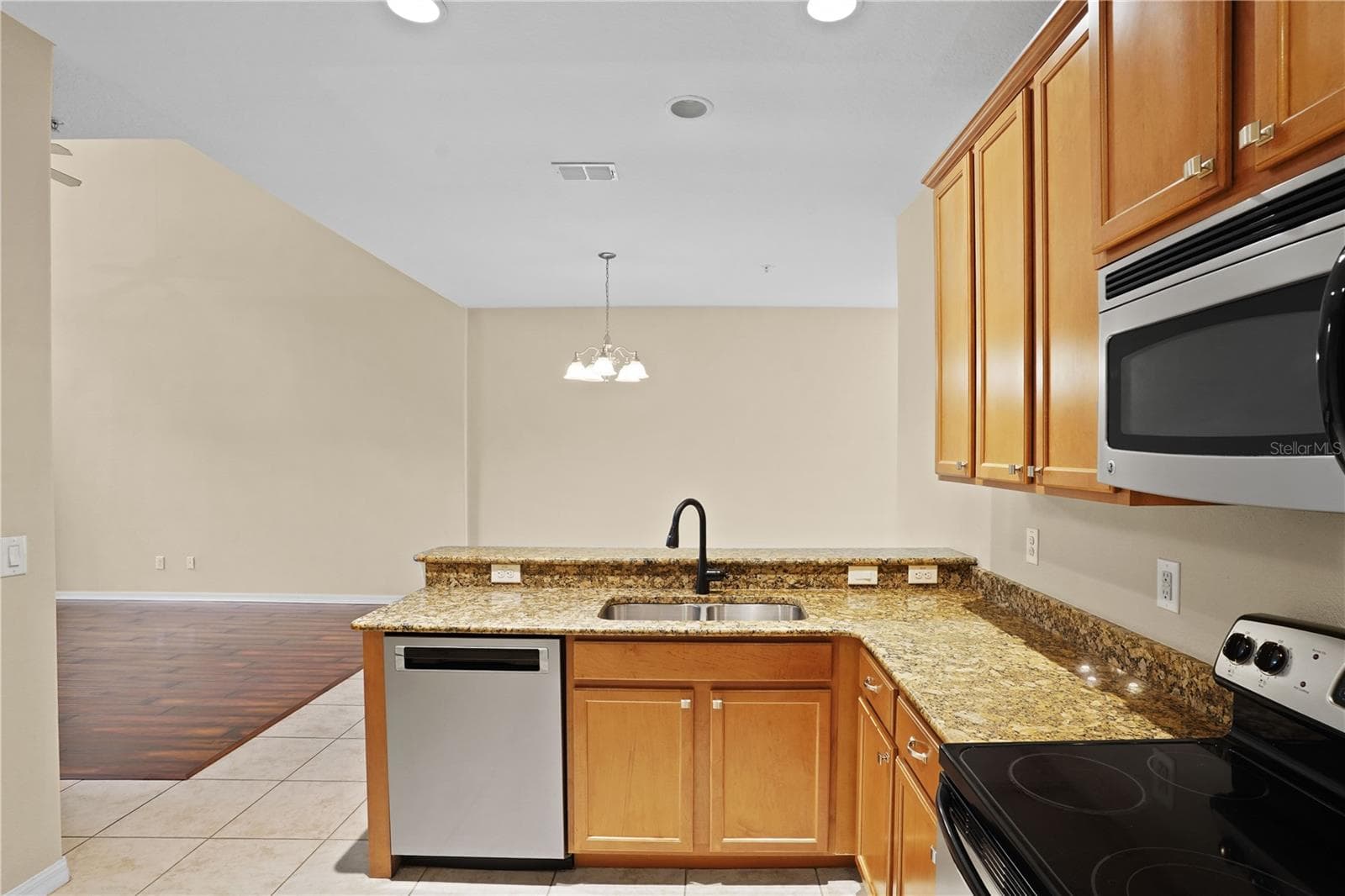 Townhouse at 3967 OAKINGTON PL, LONGWOOD, photo 10 of 37