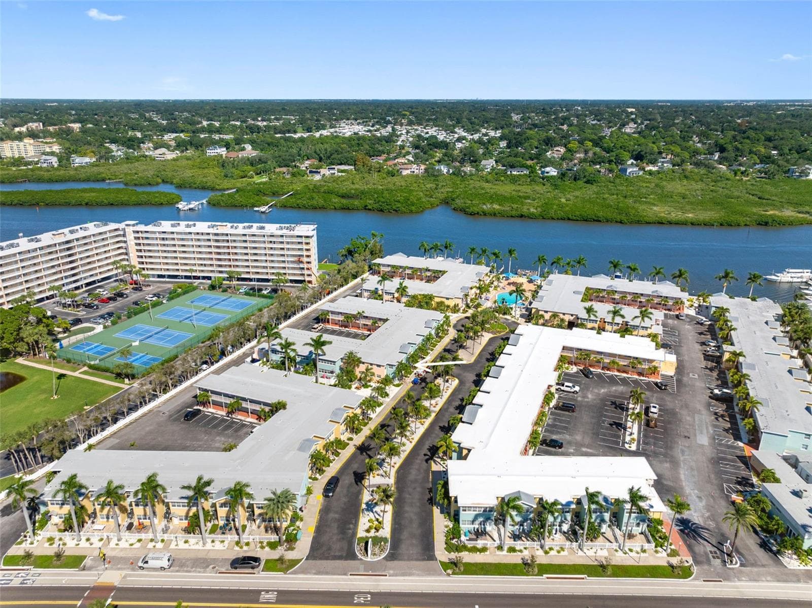 Condo - Hotel at 19417 GULF BLVD #C105, INDIAN SHORES, photo 26 of 46