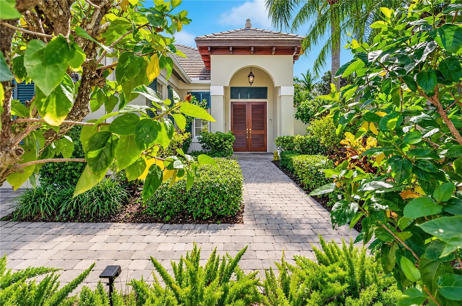 Single Family Residence at 2071 INDIAN SUMMER LN, VERO BEACH, photo 2 of 25