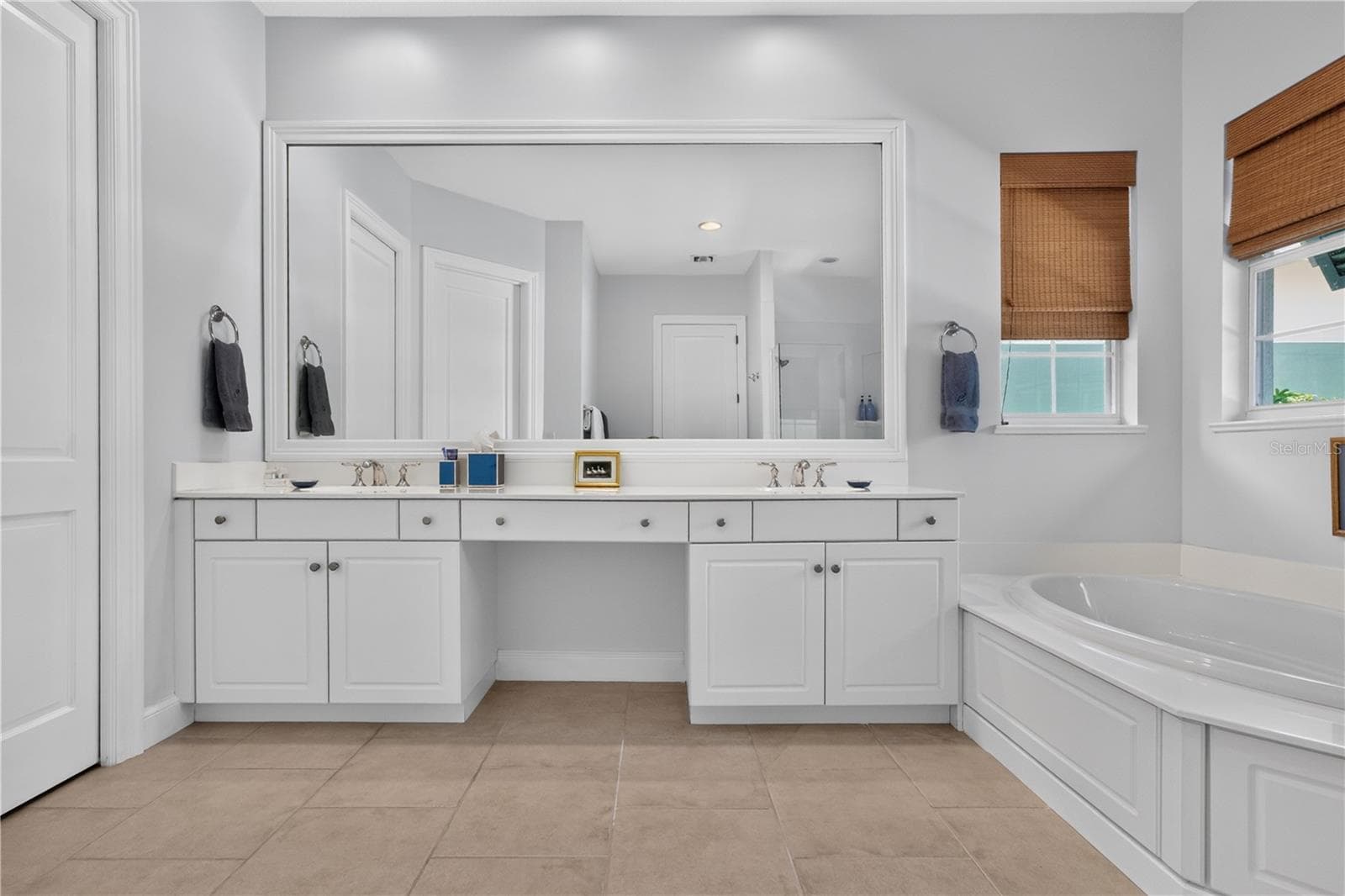 Single Family Residence at 2071 INDIAN SUMMER LN, VERO BEACH, photo 19 of 25