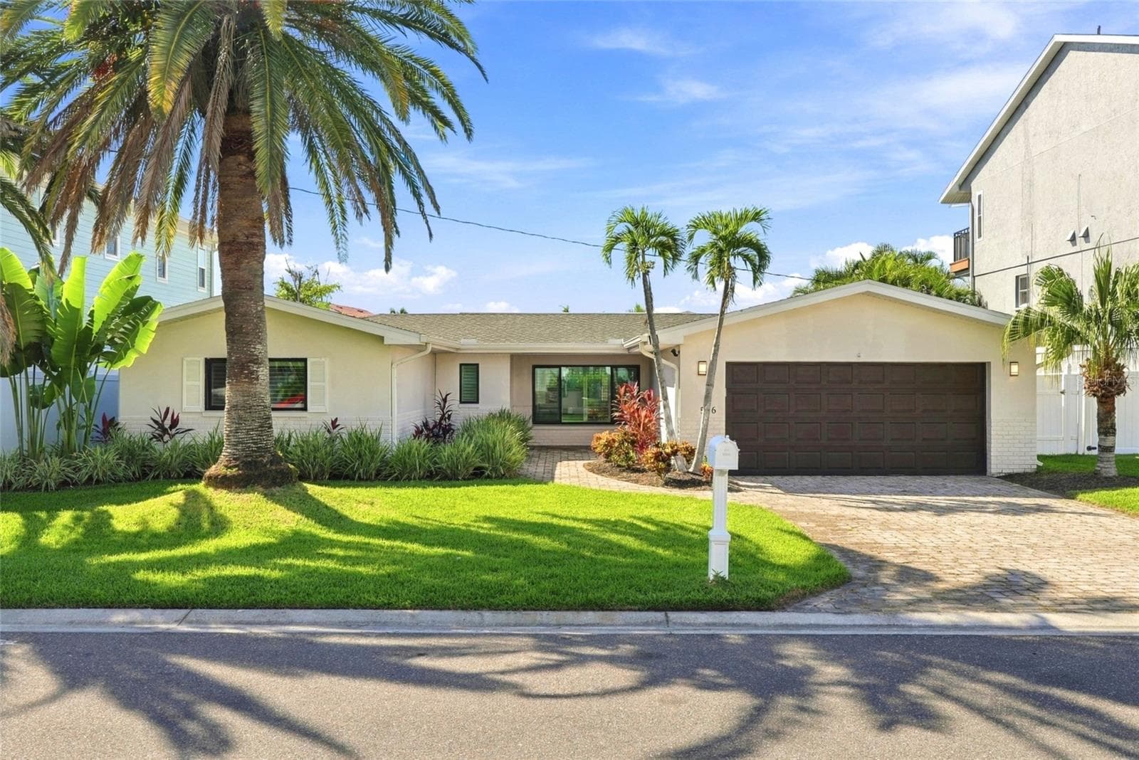 556 JOHNS PASS AVE