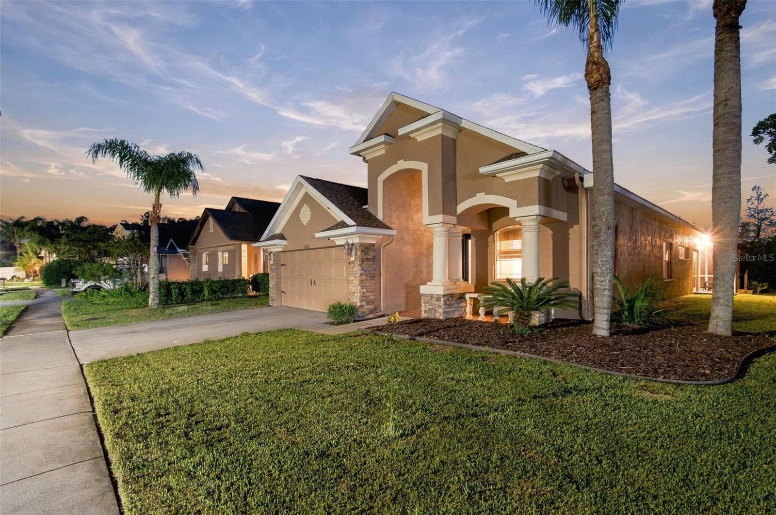 Single Family Residence at 12227 OAK RAMBLE DR, SPRING HILL, photo 3 of 70