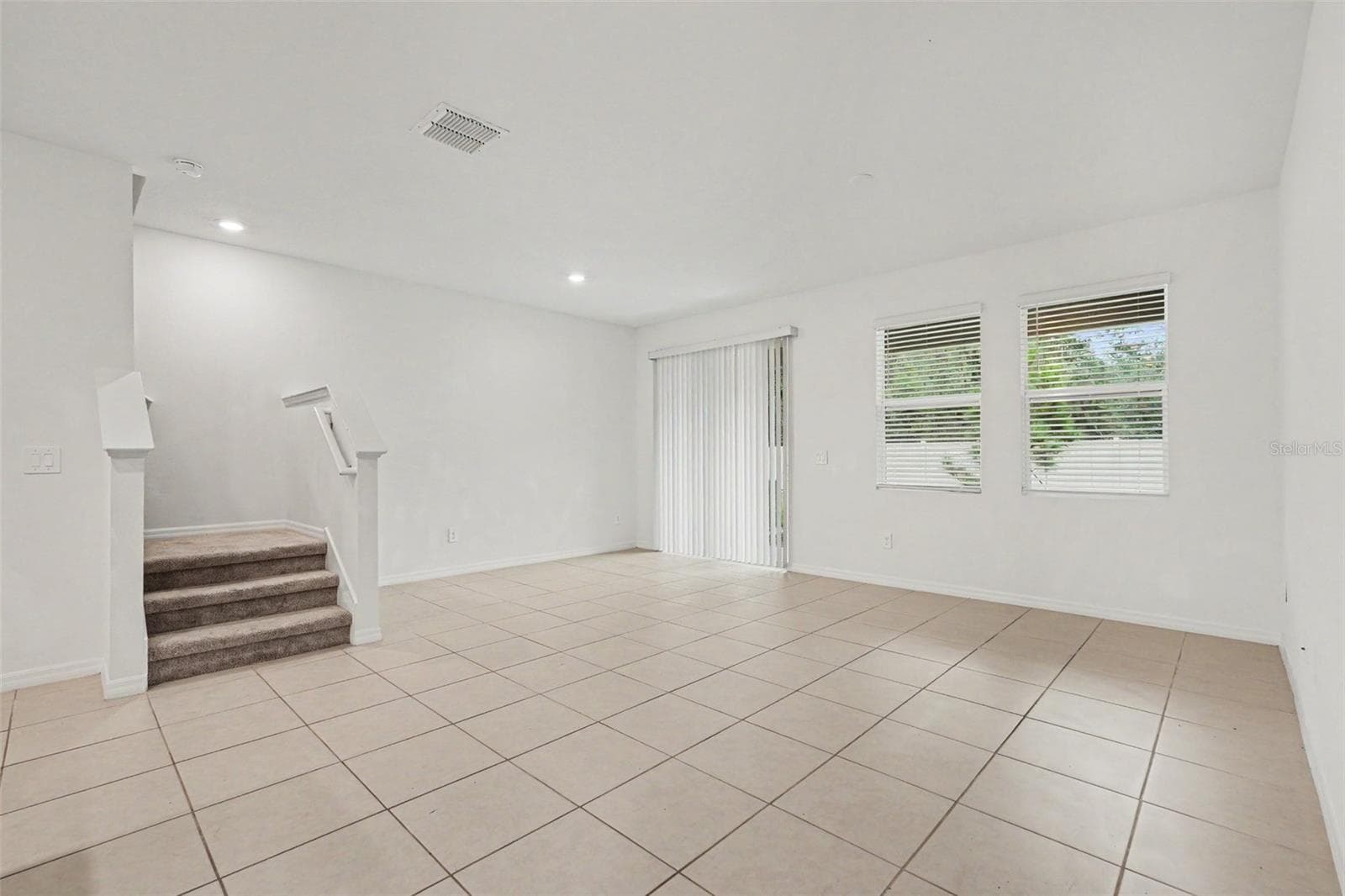 Townhouse at 3332 LAPIS LAKE DR, ZEPHYRHILLS, photo 6 of 32
