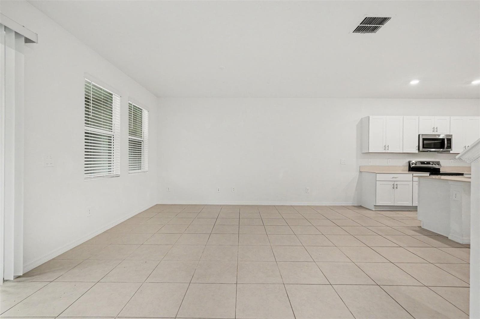Townhouse at 3332 LAPIS LAKE DR, ZEPHYRHILLS, photo 8 of 32