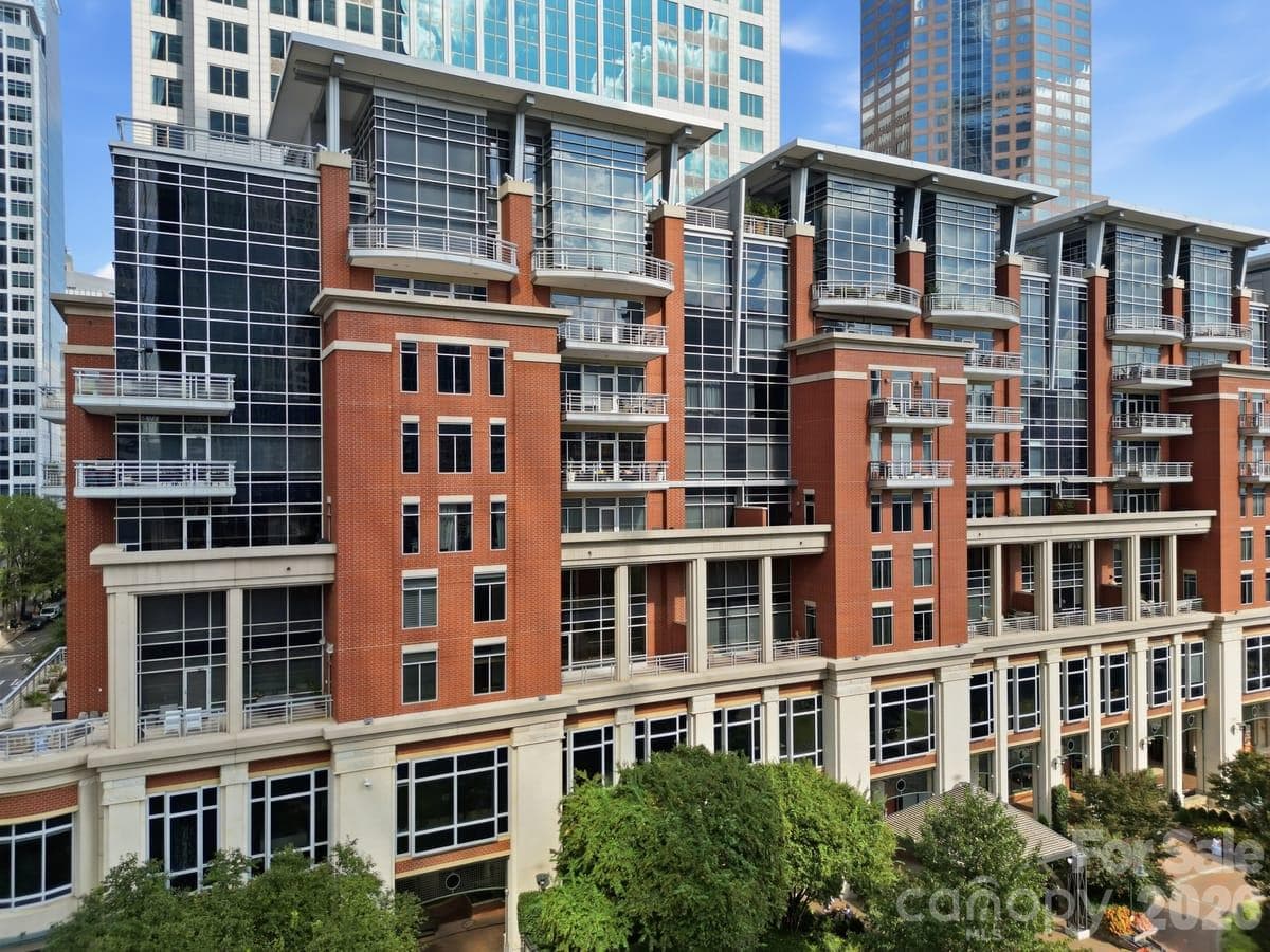 Condominium at 435 S Tryon Street, Charlotte, photo 6 of 46