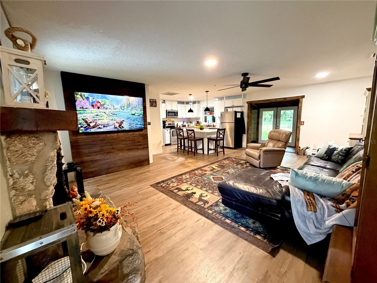 Single Family Residence at 525 OLD DIXIE LN, OAK HILL, photo 7 of 45