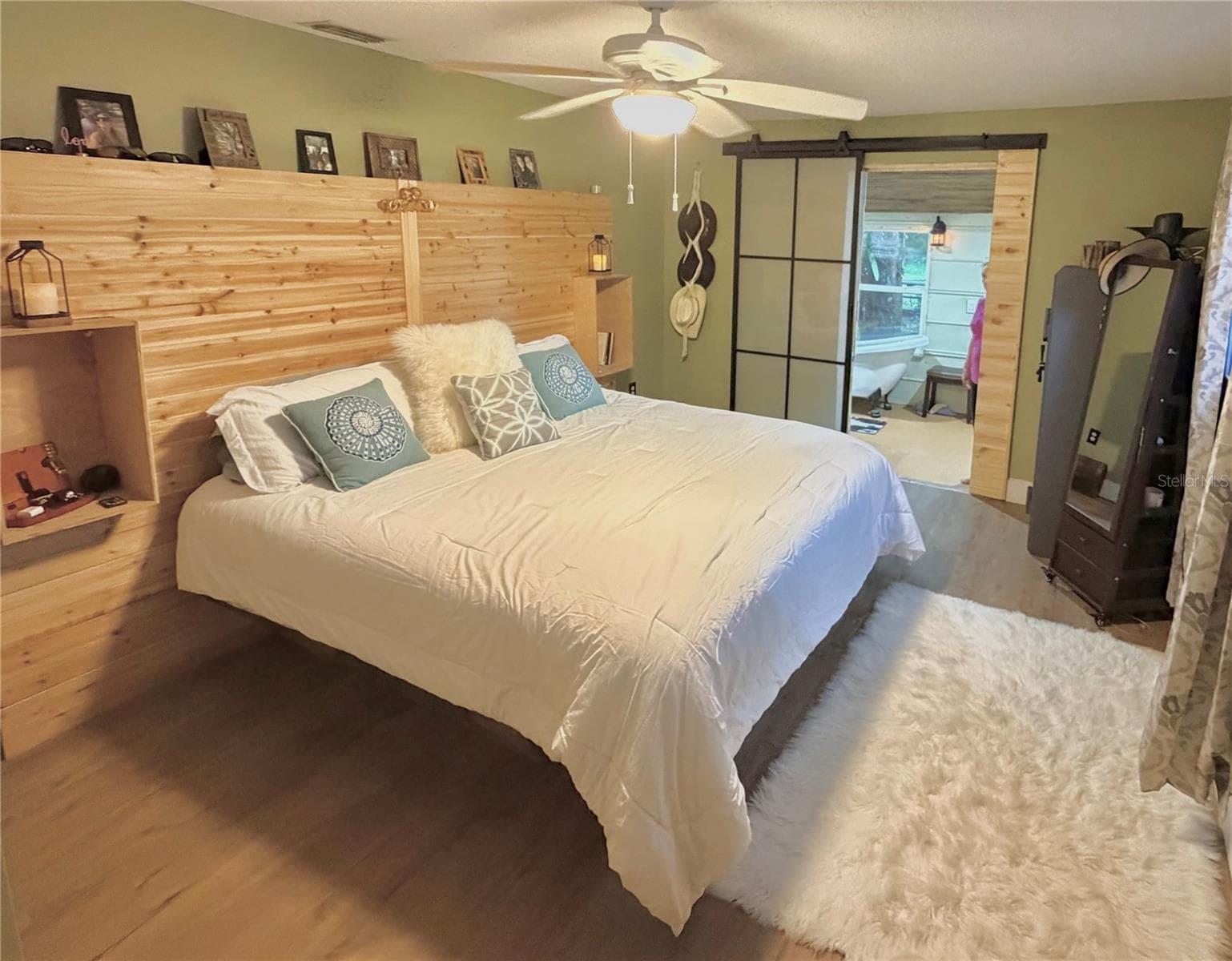 Single Family Residence at 525 OLD DIXIE LN, OAK HILL, photo 16 of 45