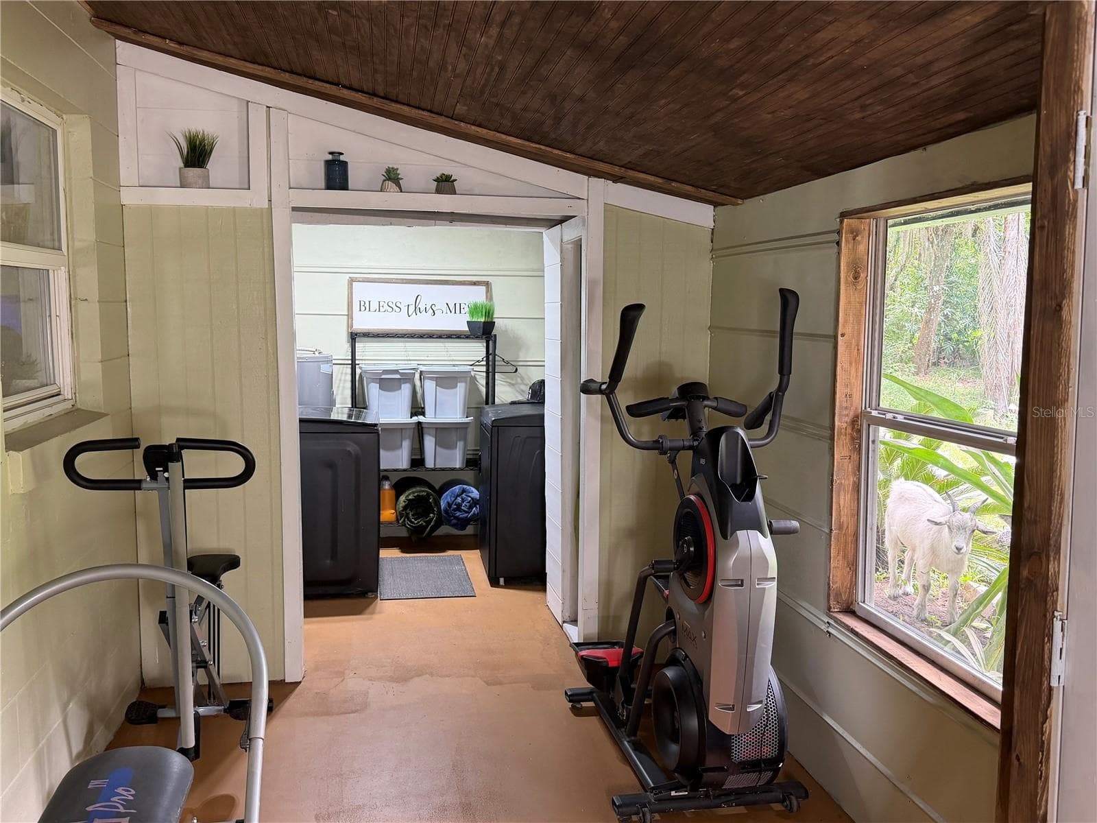 Single Family Residence at 525 OLD DIXIE LN, OAK HILL, photo 22 of 45