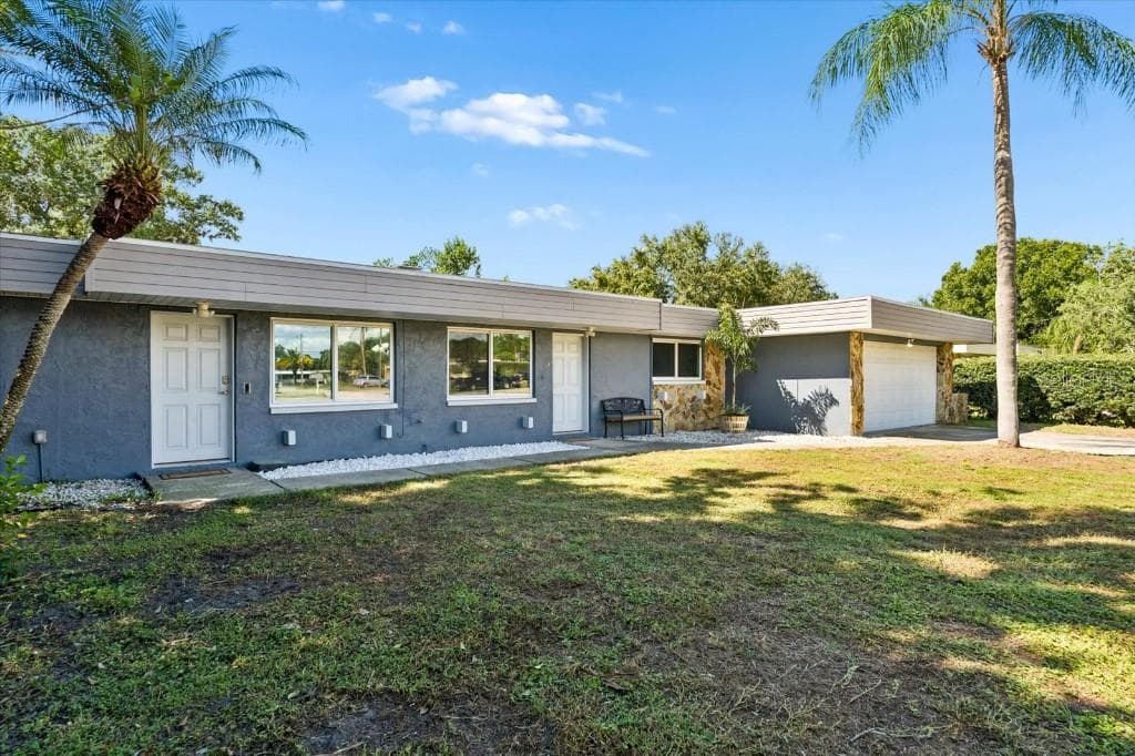 Half Duplex at 3301 SHERWOOD DR, LARGO, photo 3 of 49